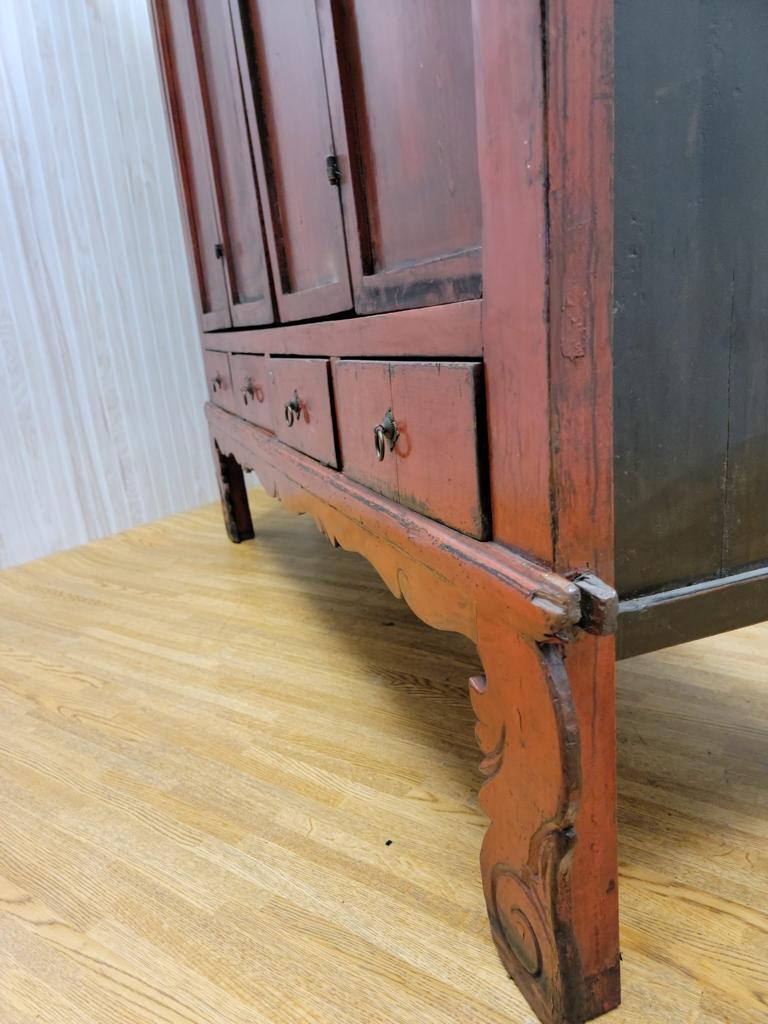 Début du 20ème siècle Ancienne armoire de rangement en orme laqué rouge de la province de Shanxi avec tiroirs en vente