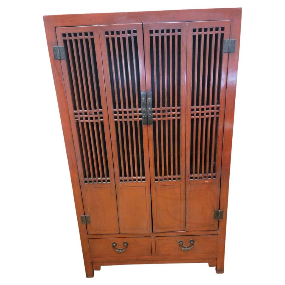 Ancienne armoire de rangement en bois d'orme laqué rouge de la province de Shanxi