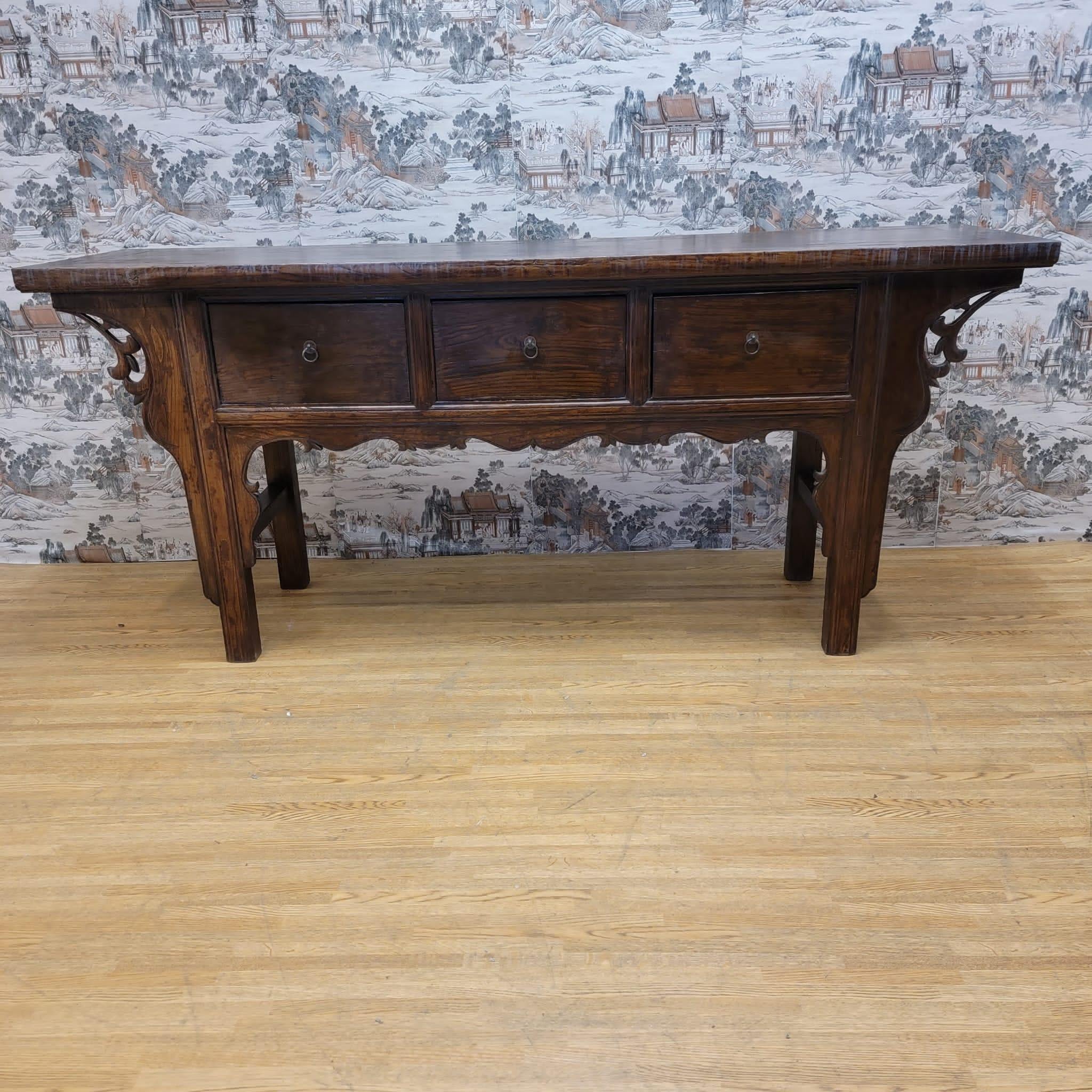 Antique Shanxi Province Winged Elm Sideboard with 3 Drawers In Good Condition In Chicago, IL