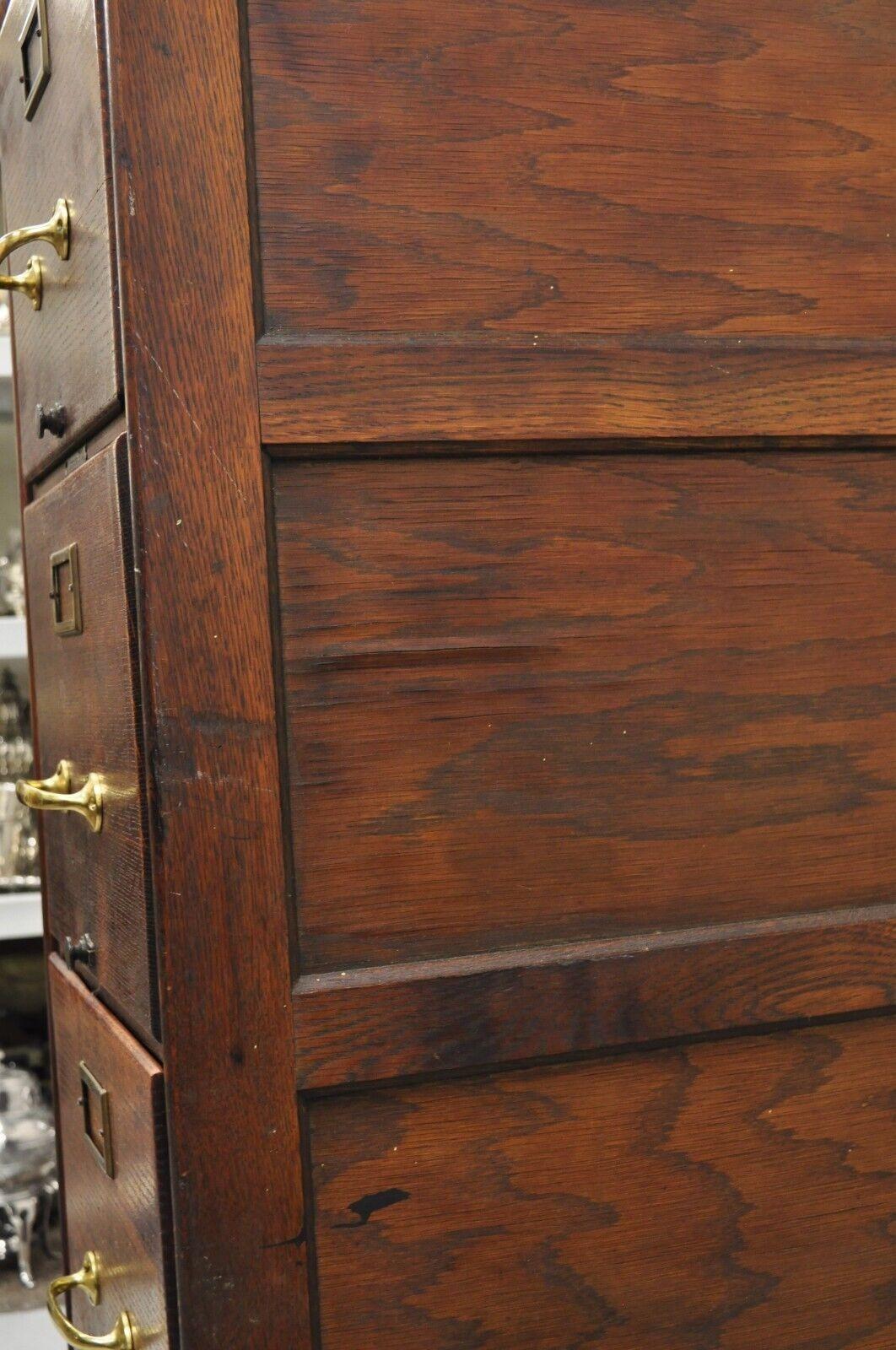 Chêne Meuble de bureau à 4 tiroirs en chêne ancien Shaw Walker Quarter Sawn Arts & Crafts. en vente