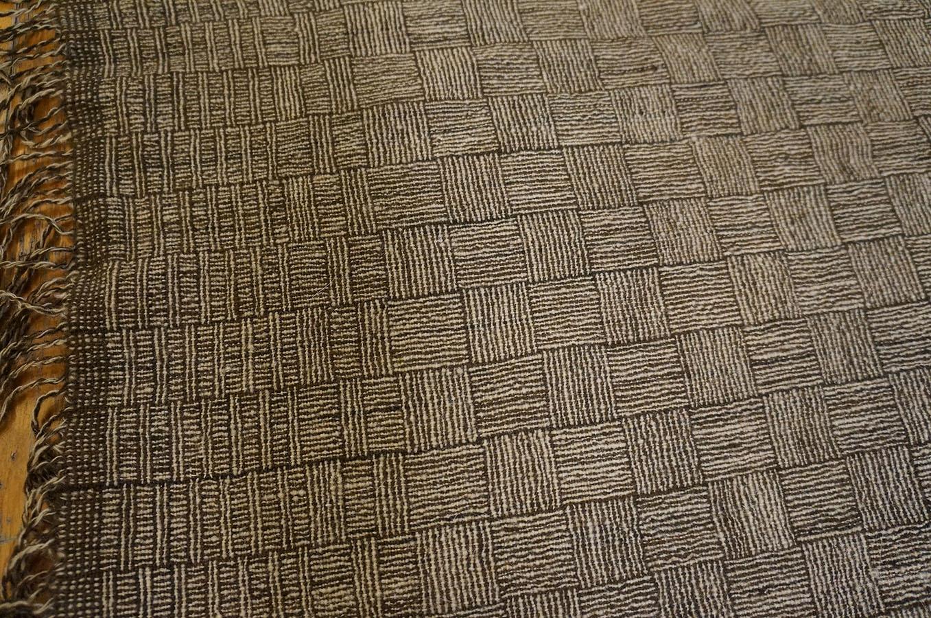 Antique Shawl Rug 5' 6'' x 5' 8'' In Good Condition For Sale In New York, NY