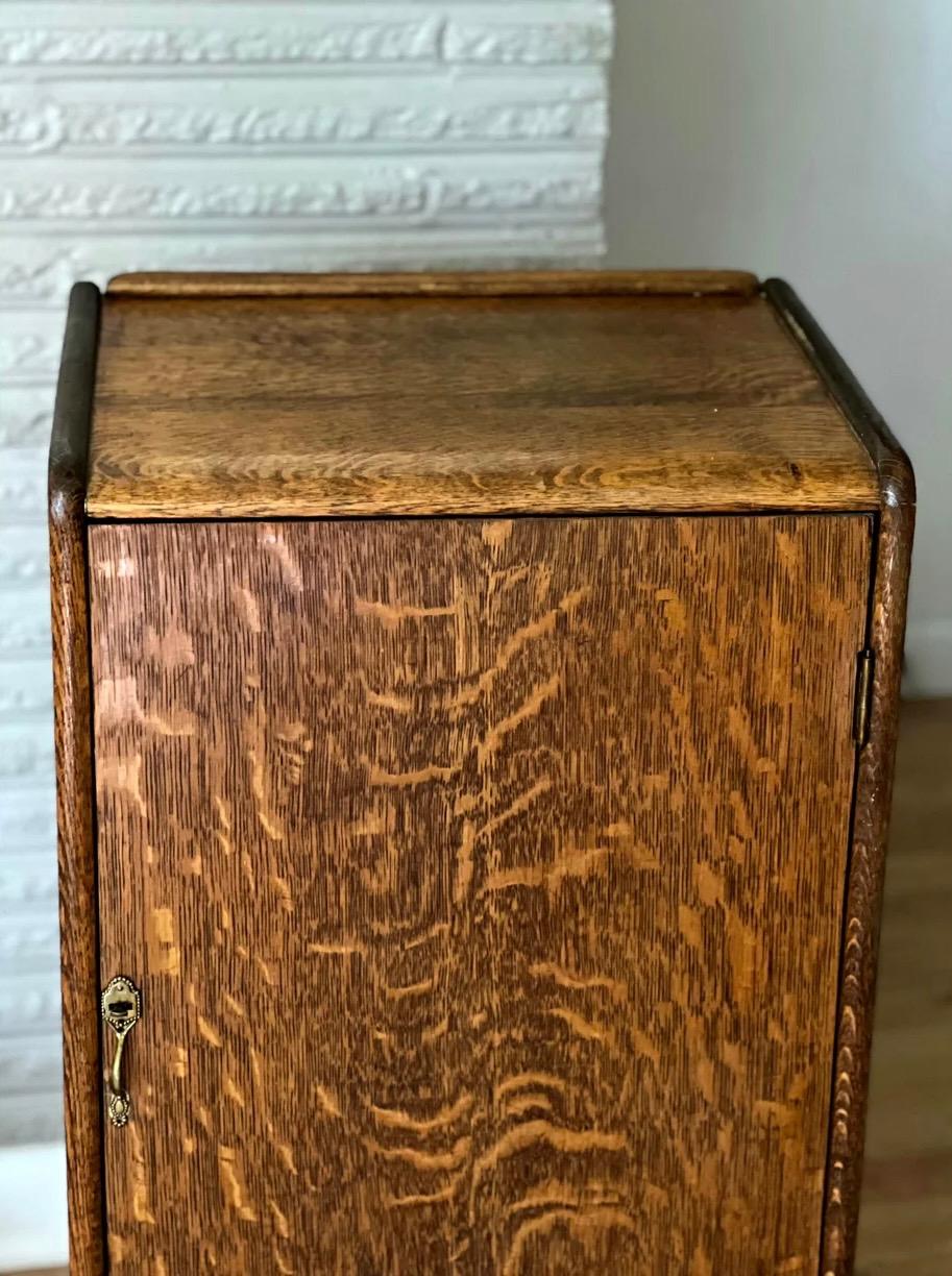 Ancienne armoire à partitions en Oak Oak, meuble à disques, table d'appoint en vente 2