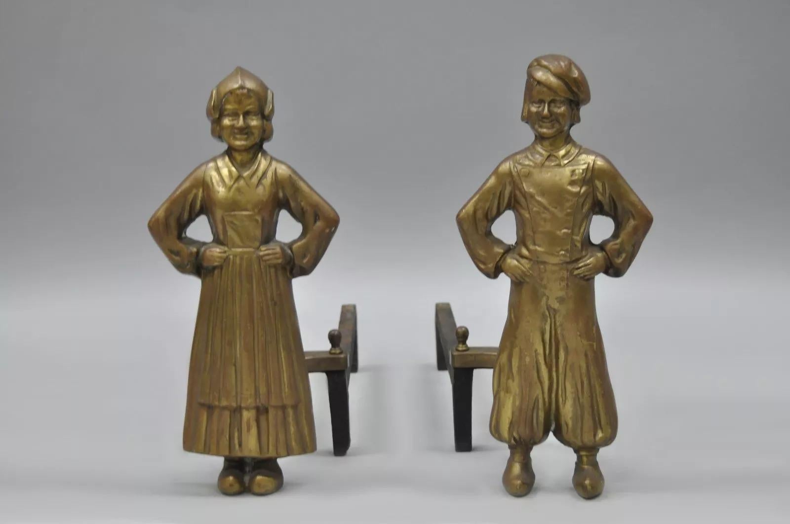 Pareja de antiguos morillos holandeses de Sheffield de bronce y hierro fundido. Estampado en la parte inferior. Principios del siglo XX. Medidas: 16