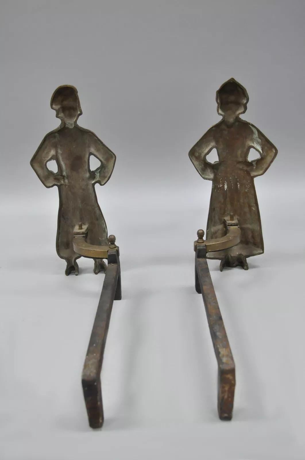 Antiguo niño y niña holandeses de Sheffield de bronce y hierro fundido para chimenea - Pareja siglo XX en venta