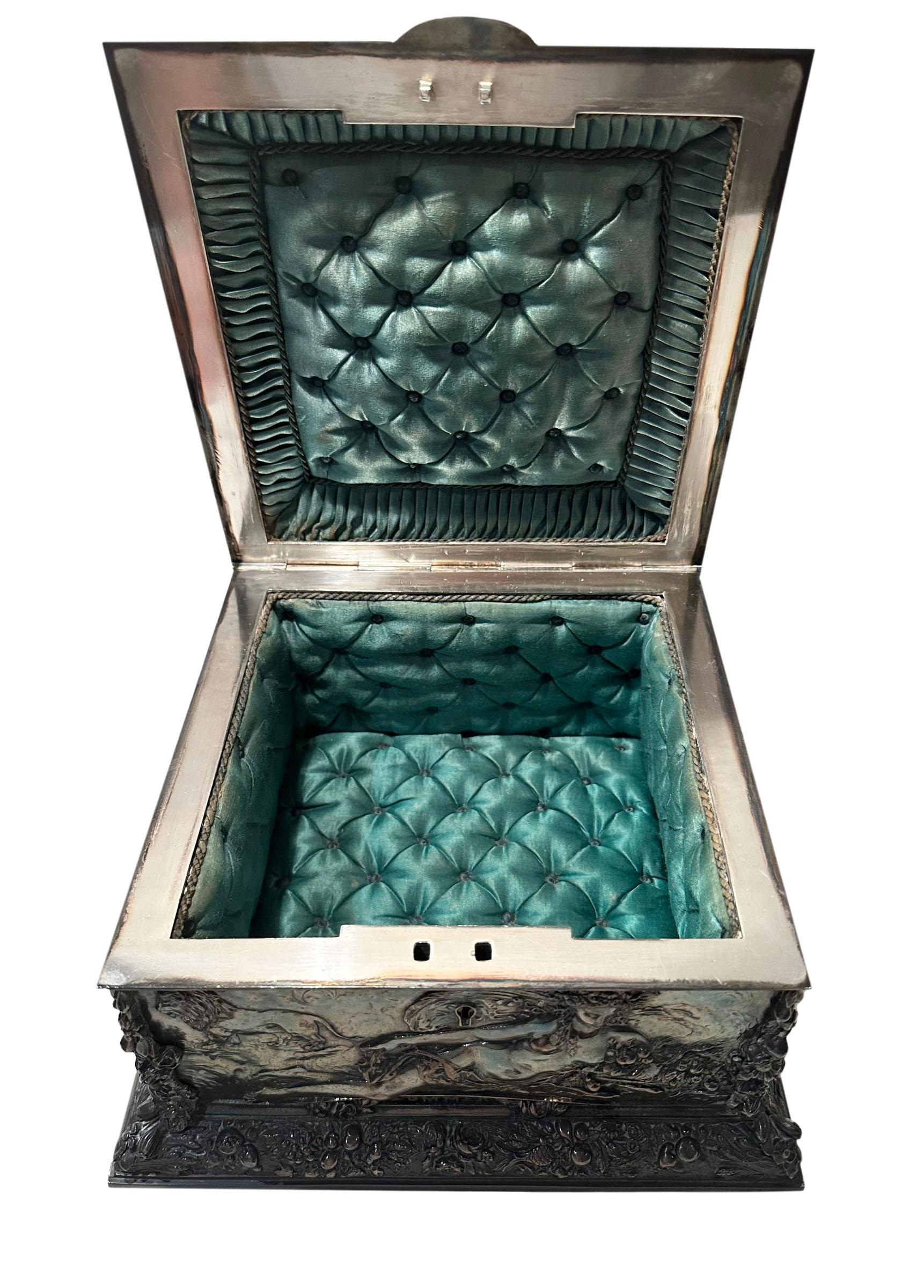 Antike Sheffield Four Seasons Silver Box  im Zustand „Gut“ im Angebot in Tampa, FL