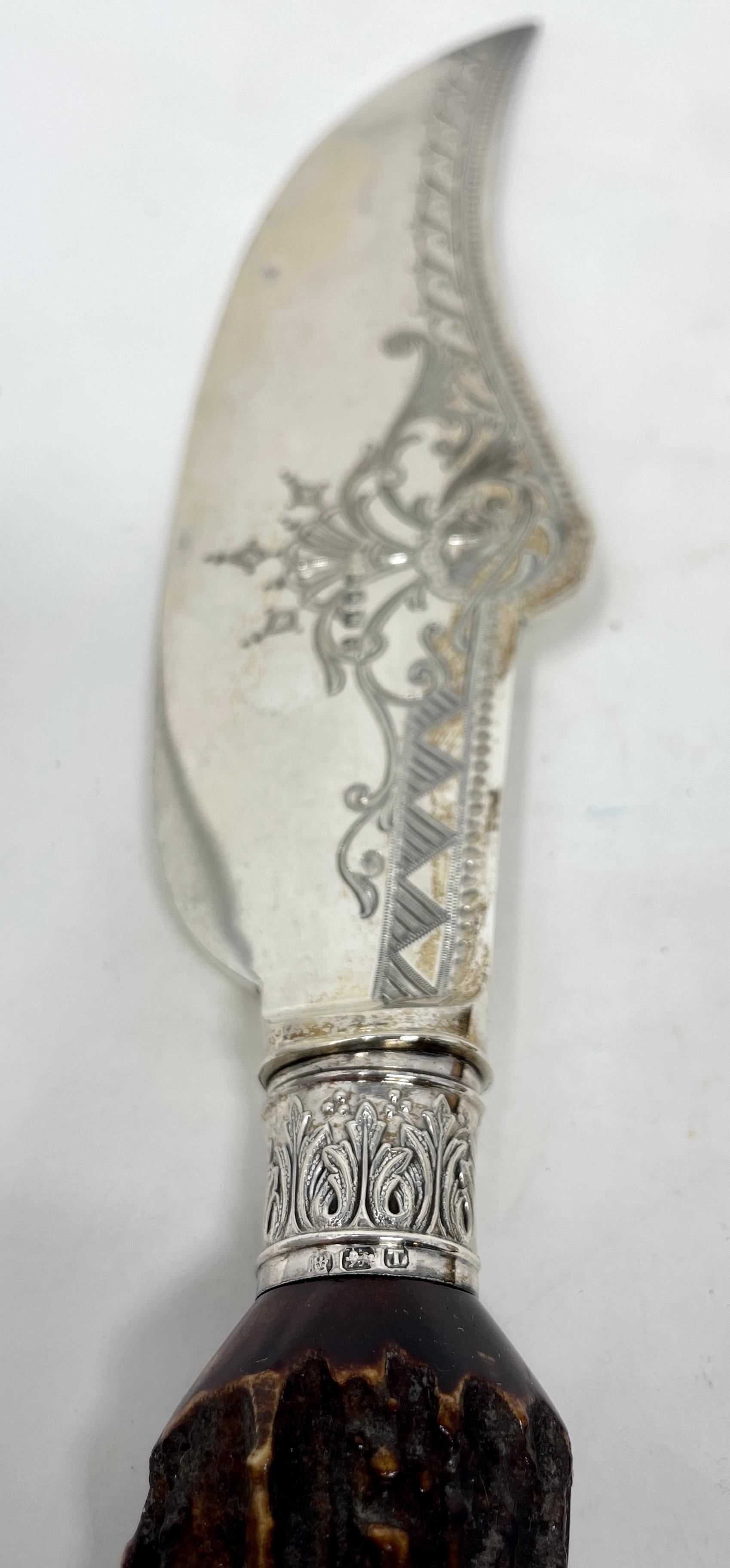 Antiguos Servidores de Tenedor y Cuchillo de Placa de Plata de Sheffield con Mangos de Cuerno Circa 1880 siglo XIX en venta