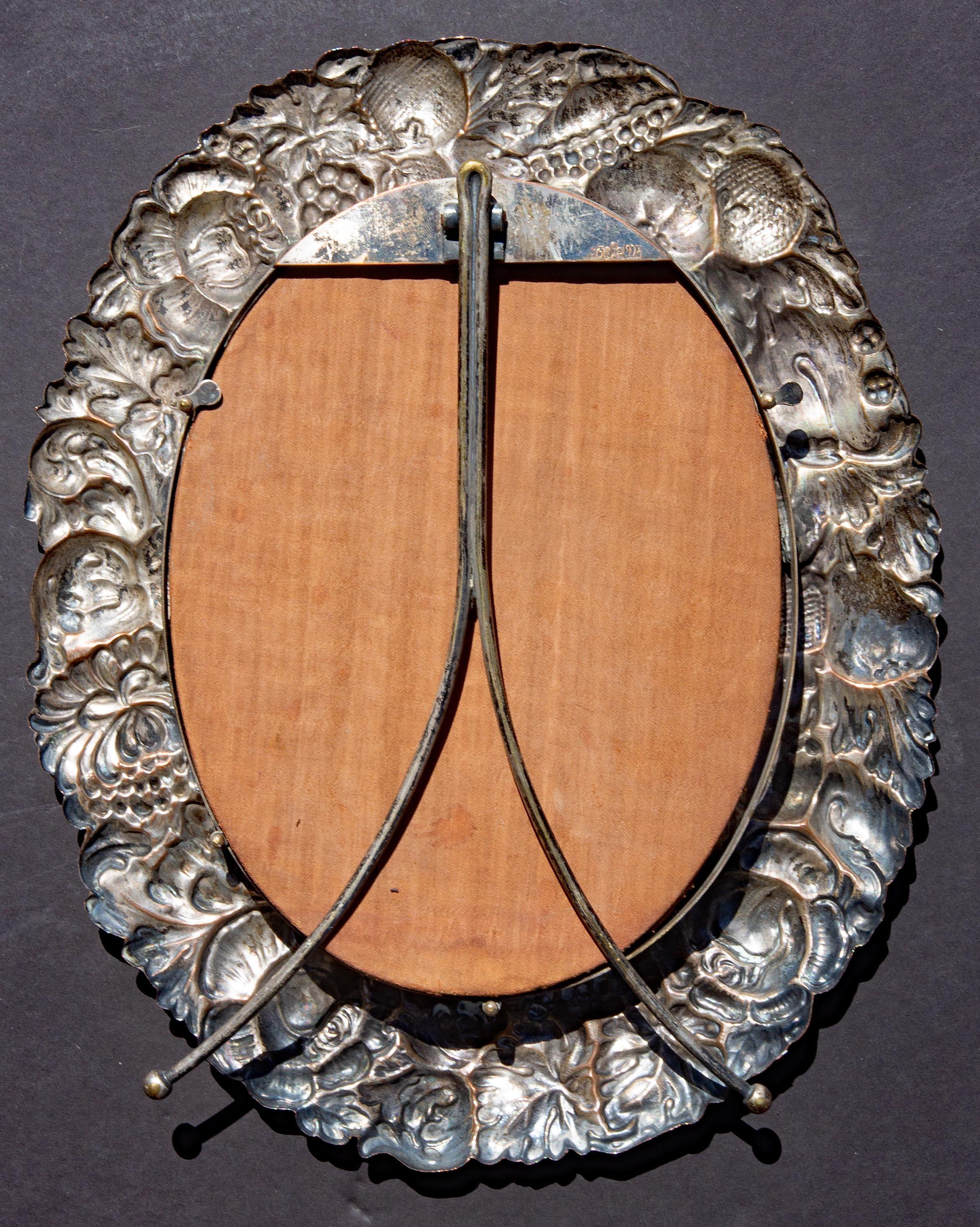 Antique Sheffield Silver Table Top Picture or Mirror Frame. In Good Condition For Sale In Rochester, NY