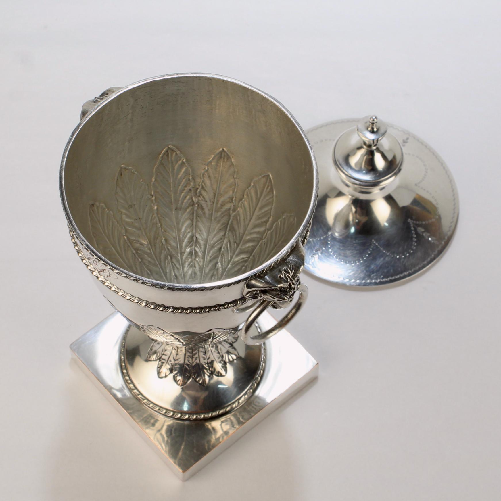 Antike Sheffield-Silberblech auf Kupferfuß-Kaminsims-Urne oder Vase mit Fuß und Deckel im Angebot 8