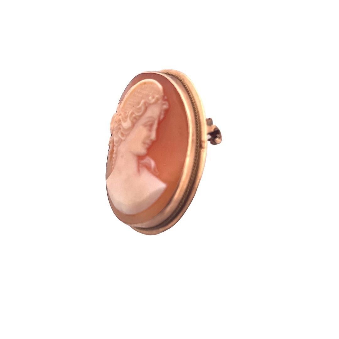 Retro Antique Shell Cameo Brooch - 14K Yellow Gold