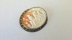 Antiguo Broche Camafeo de Concha - Las Fiestas de Baco