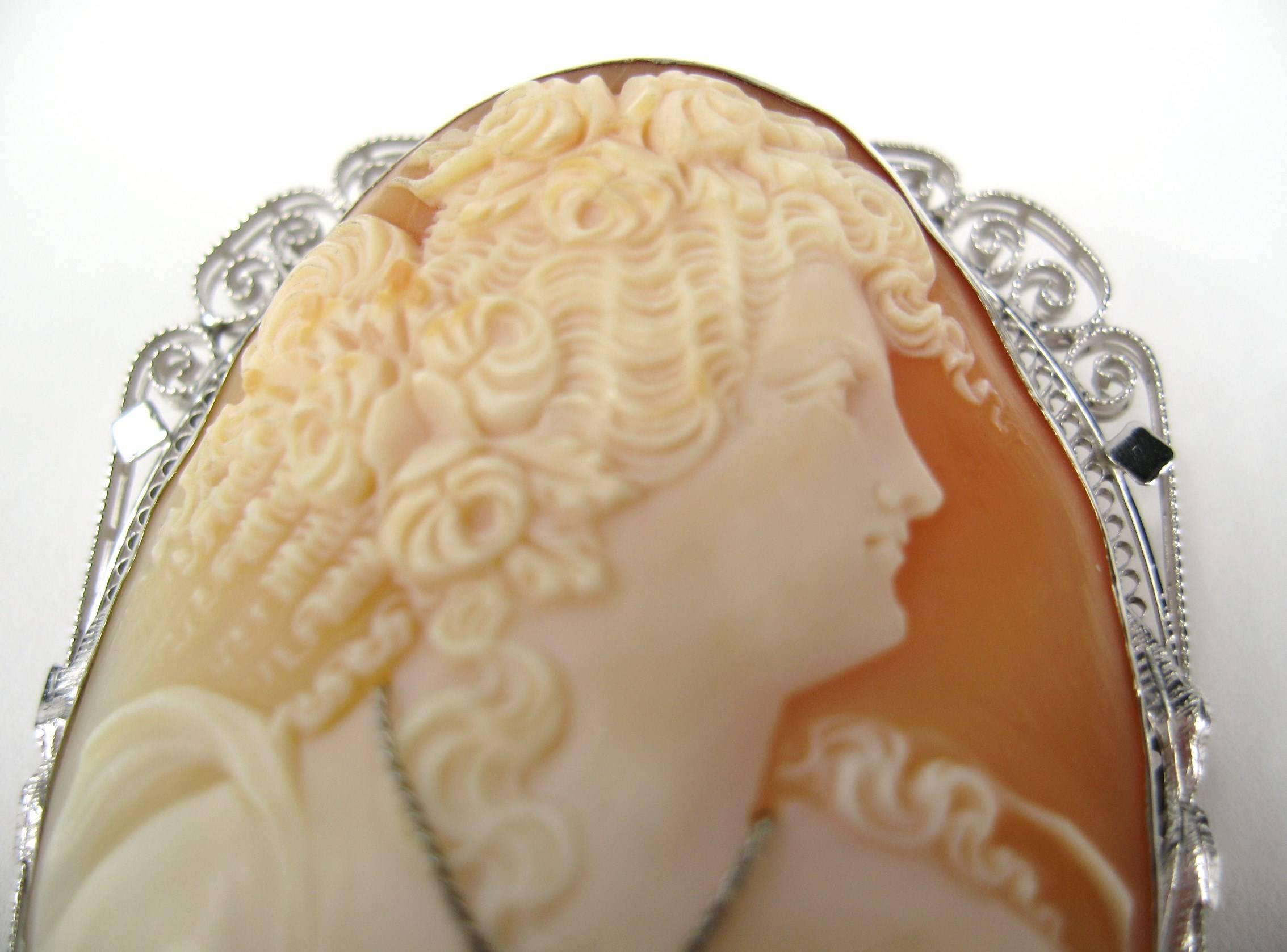  Antique Shell Cameo White Gold Brooch Pendant w/ Diamond  In Good Condition For Sale In Wallkill, NY