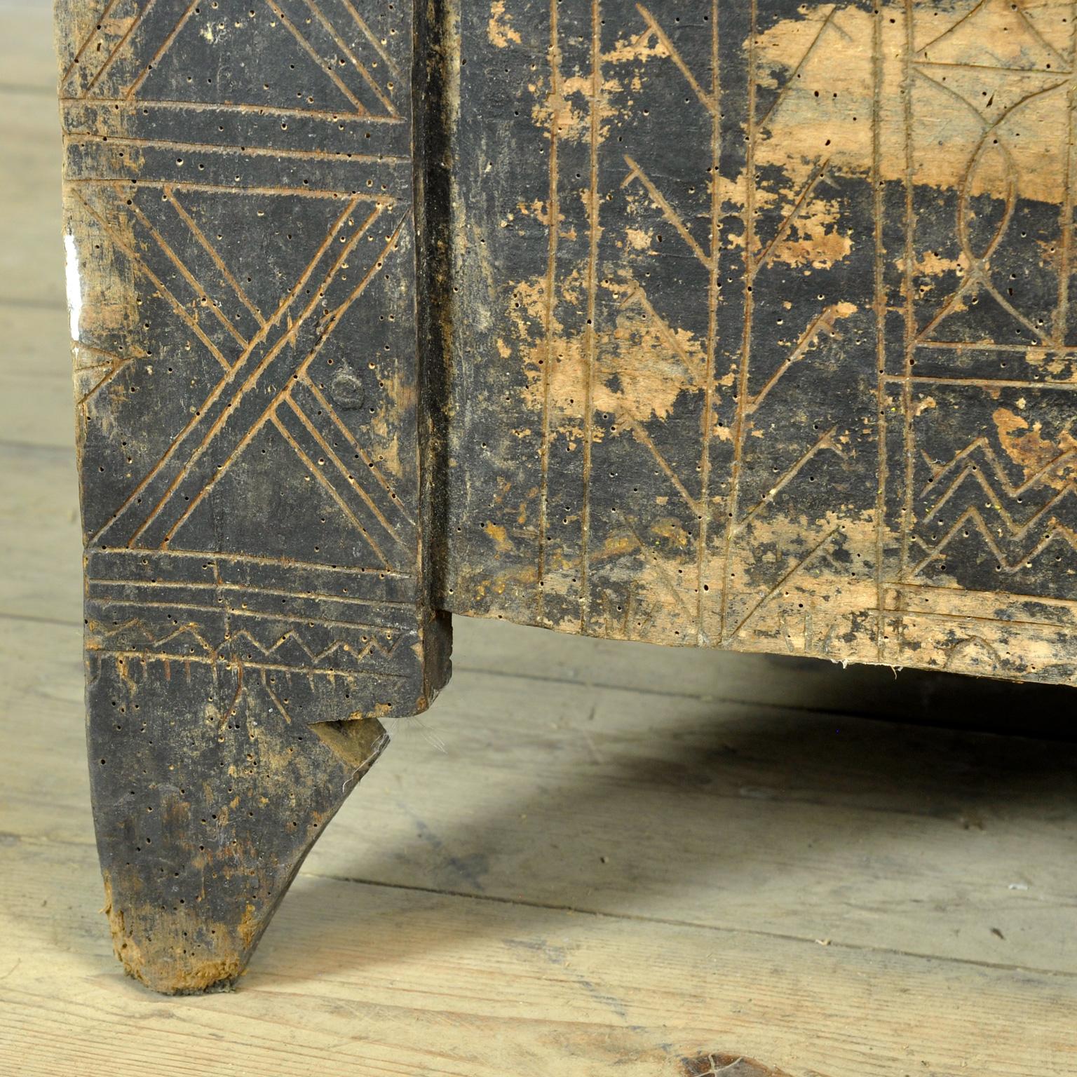 Antique shepherd’s chest, 1820s For Sale 7