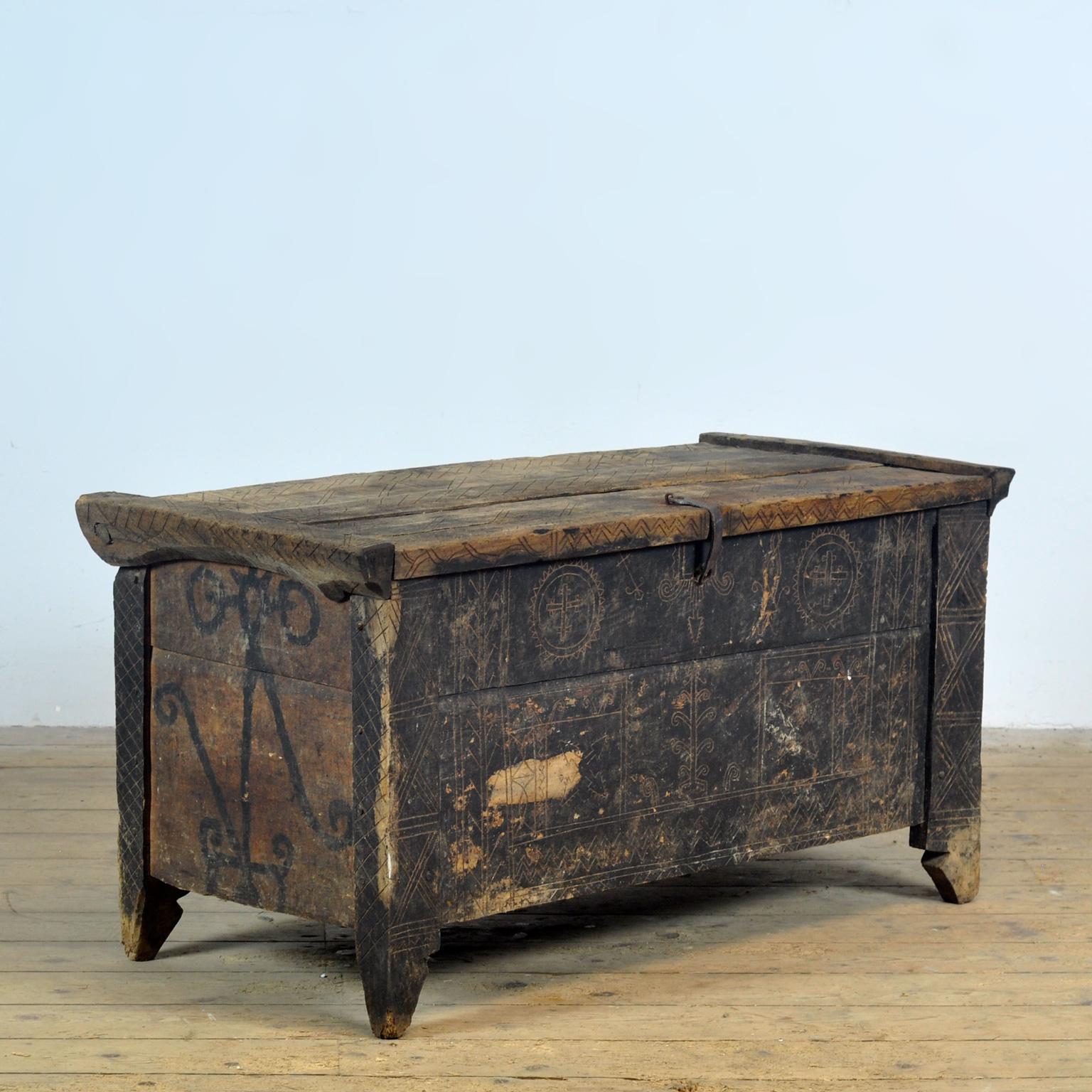 Antique shepherd’s chest with geometric decoration from the Carpathian Highlands, ca. 1820. Also called sarcophagus chests or Wallachian chests because of their association with the Vlachs, the wandering pastoral tribes of the European Highlands.