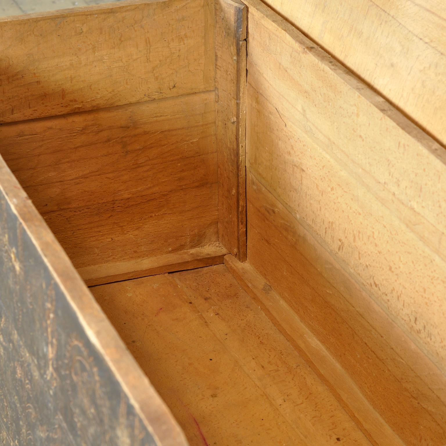 Hand-Carved Antique shepherd’s chest, 1820s For Sale