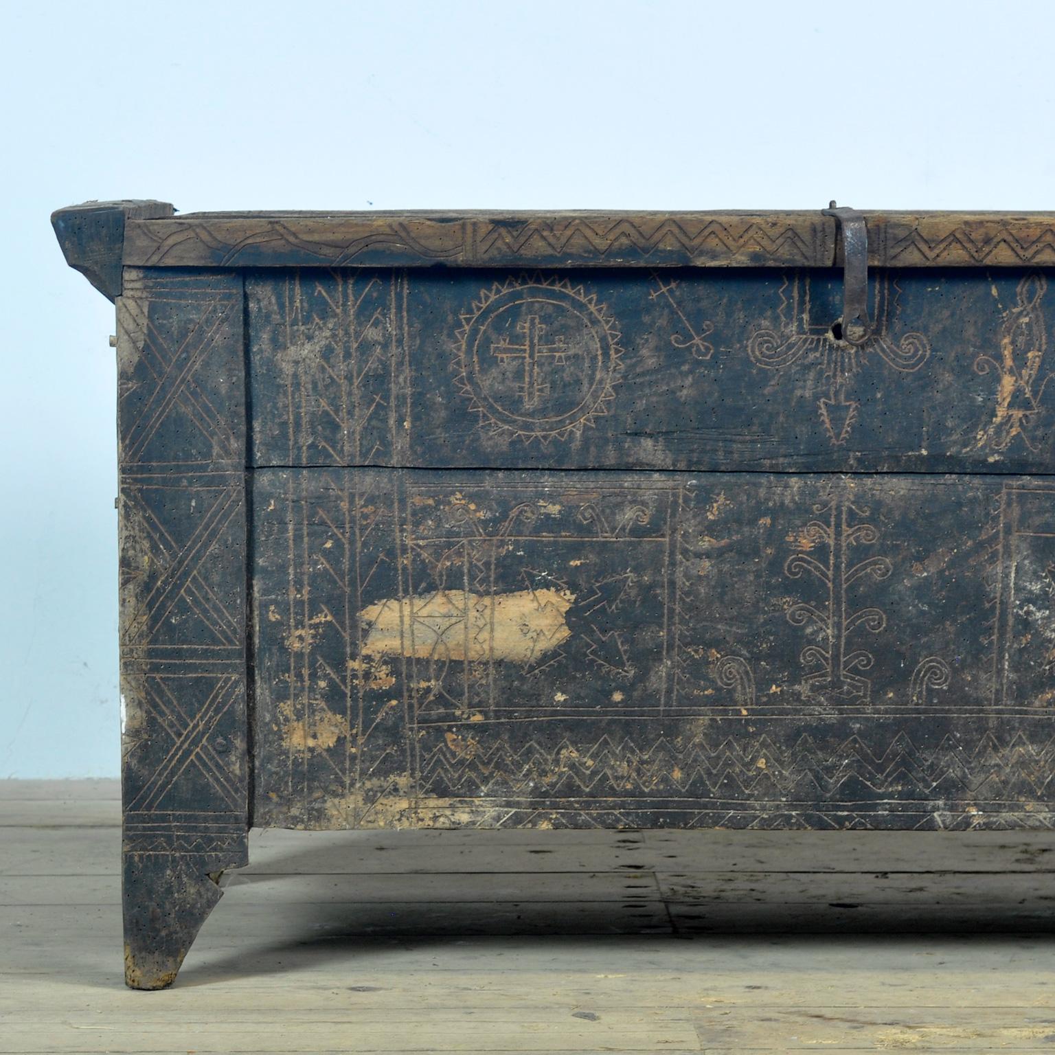 Early 19th Century Antique shepherd’s chest, 1820s For Sale