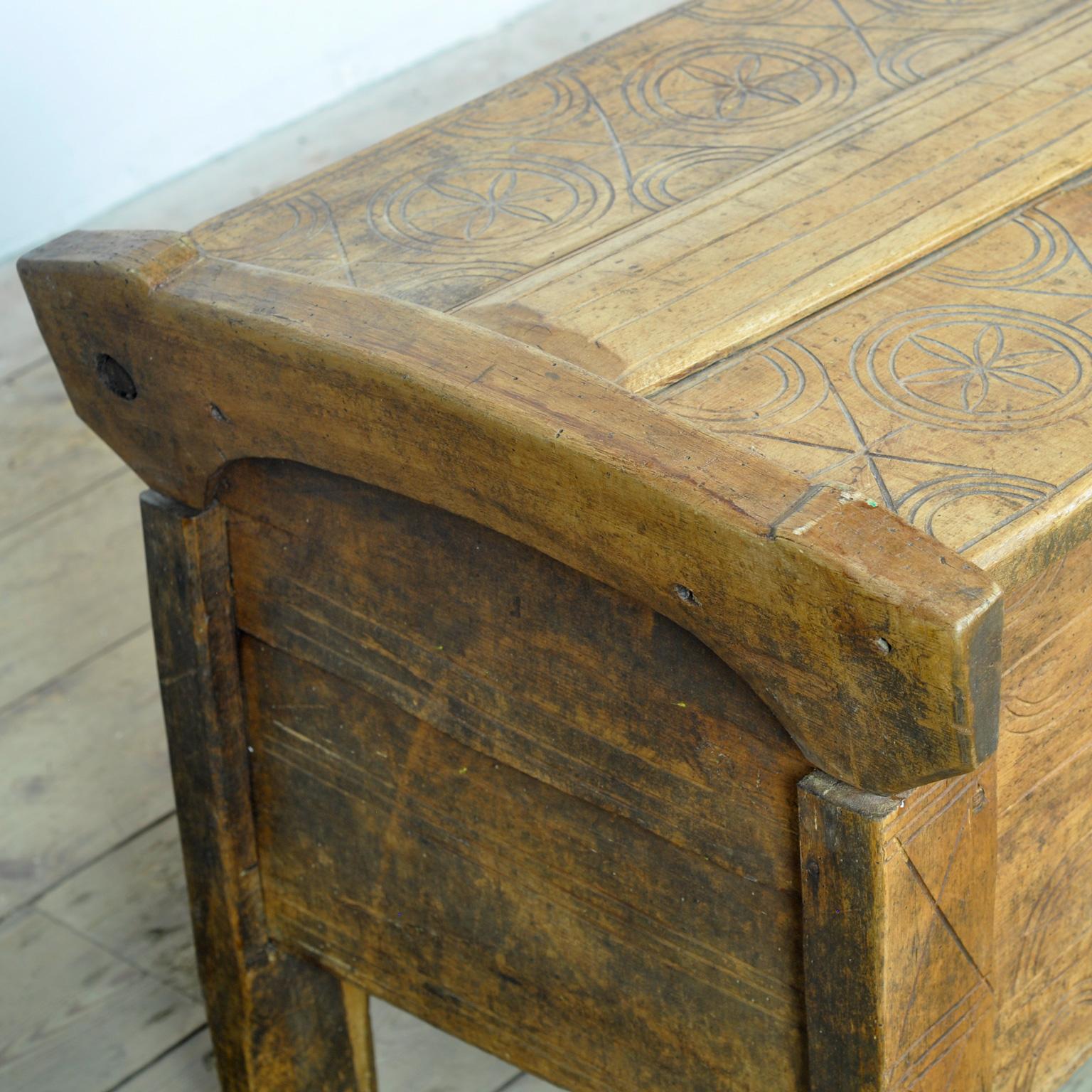 antique shepherd’s chest, 1850’s For Sale 2