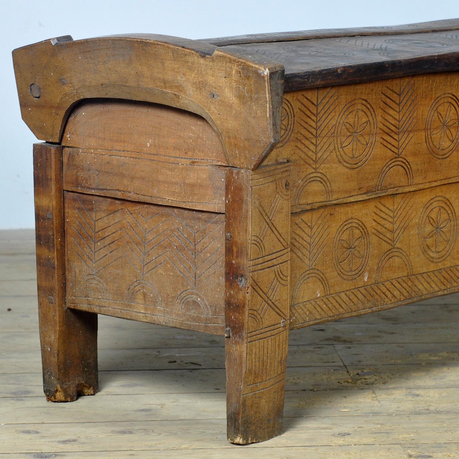 Coffre de berger antique, années 1850 en vente 3