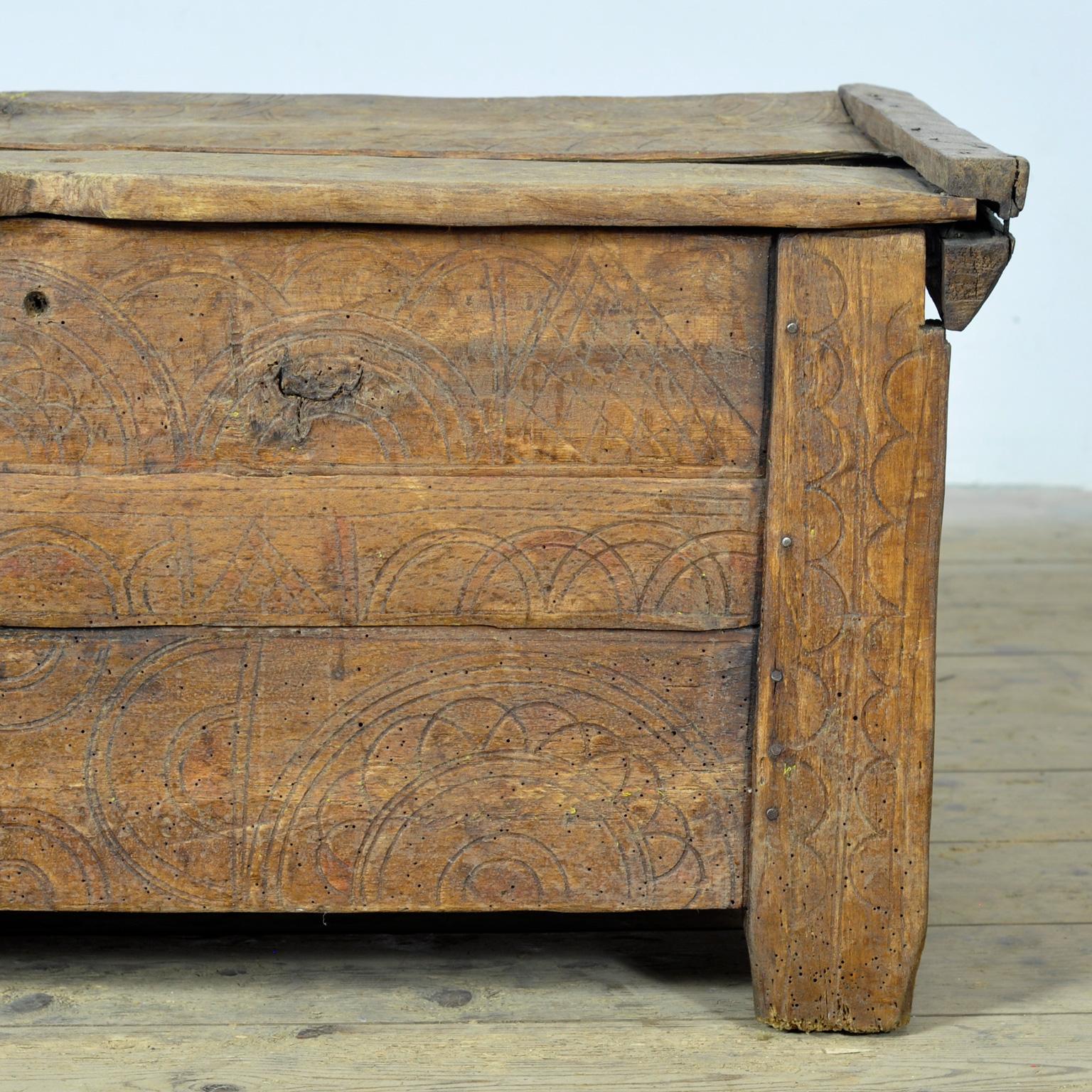 Coffre de berger ancien, 1850 en vente 3