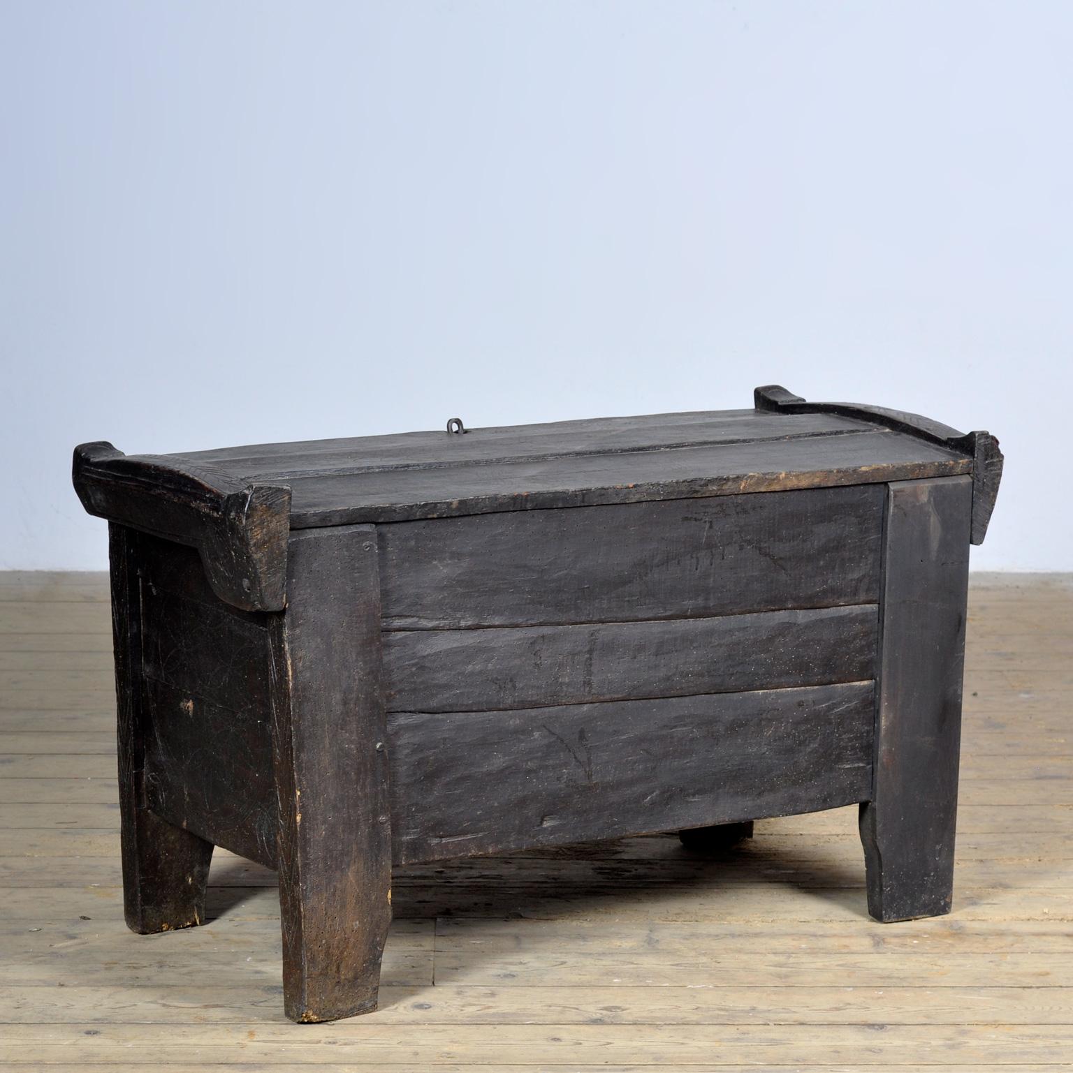 Antique shepherd’s chest, 1850s For Sale 7