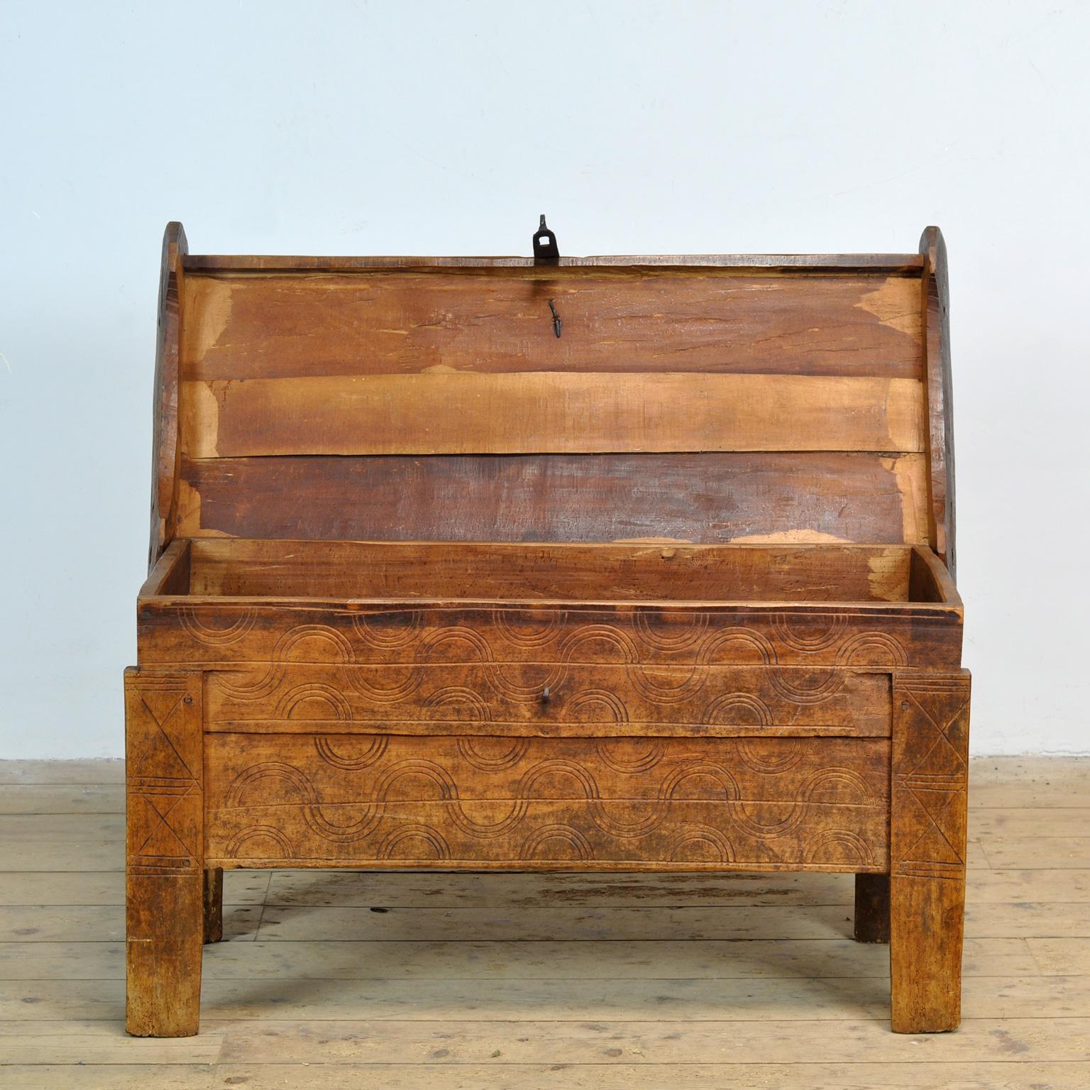 Romanian antique shepherd’s chest, 1850’s For Sale