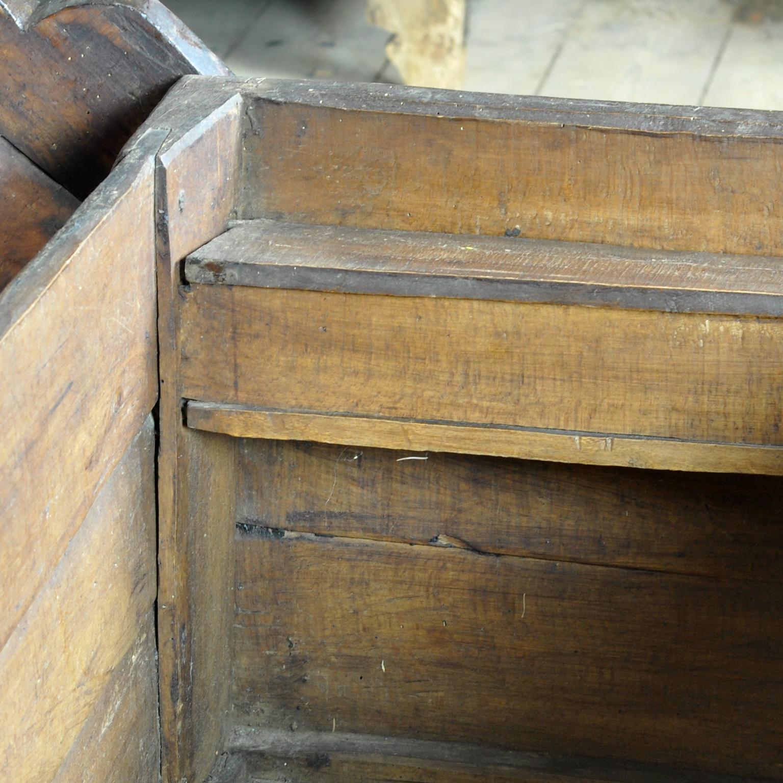 Antique shepherd’s chest, 1850s In Good Condition For Sale In Amsterdam, Noord Holland
