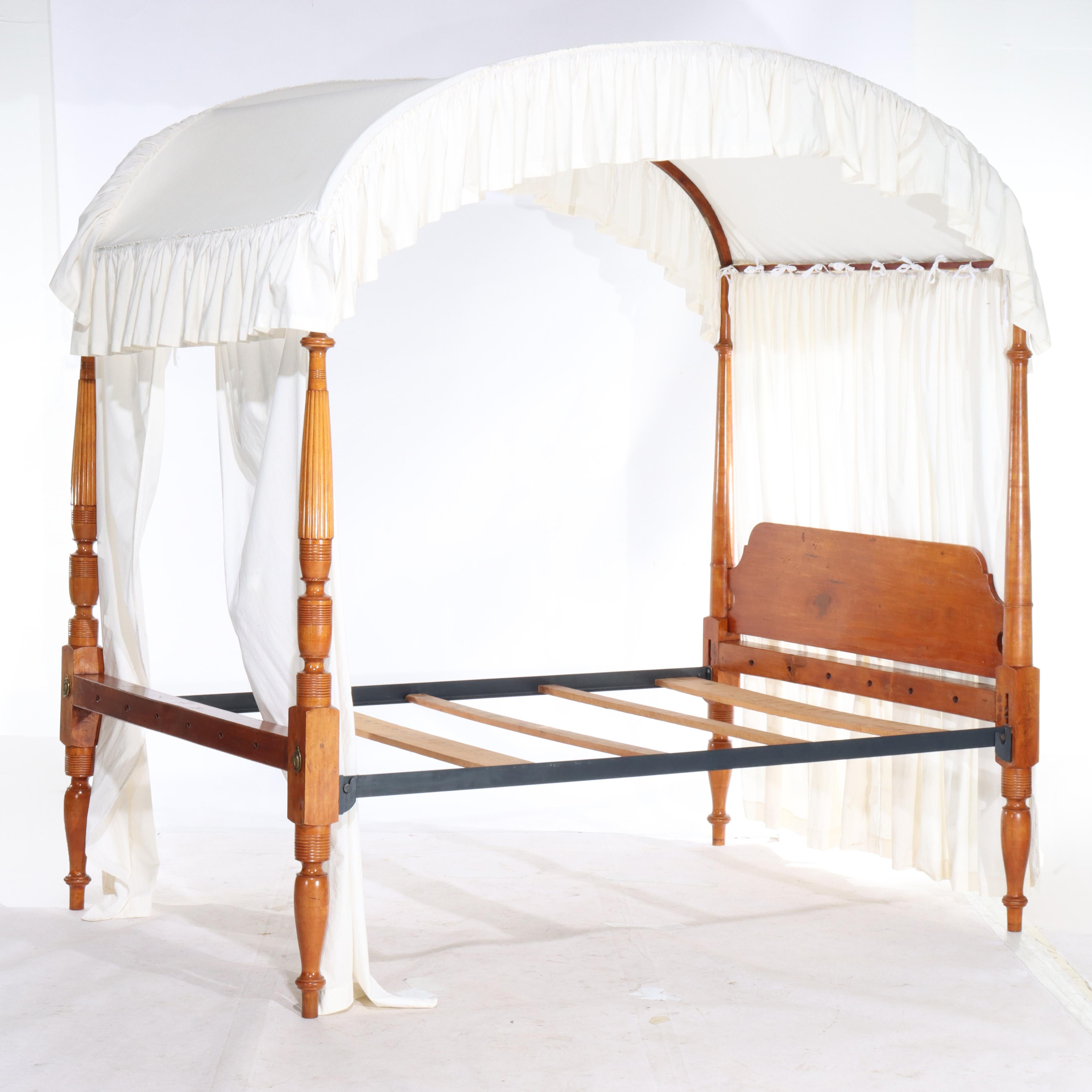 Antigua Cama Sheraton con dosel de cerezo C1820 en venta 9
