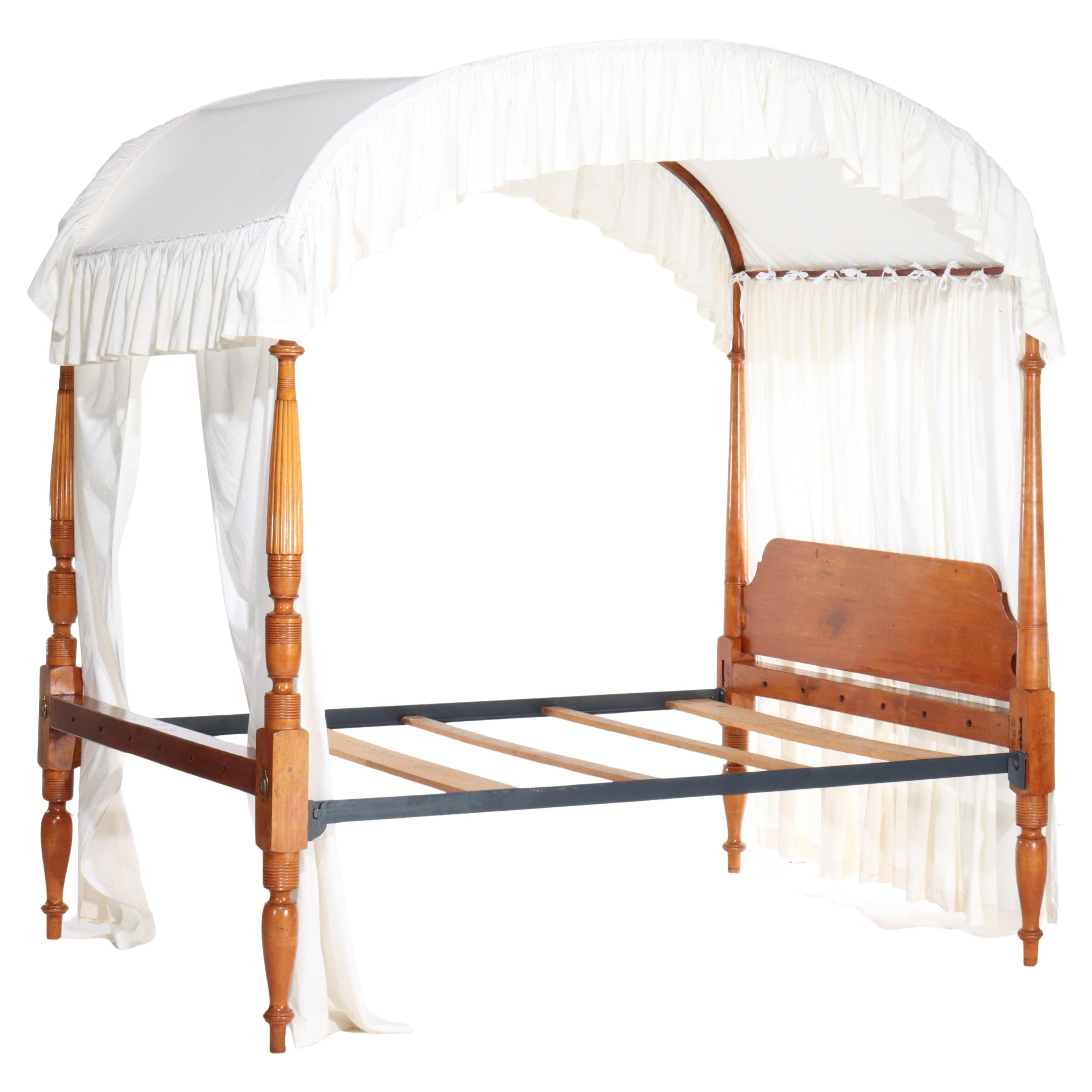 Antigua Cama Sheraton con dosel de cerezo C1820 en venta