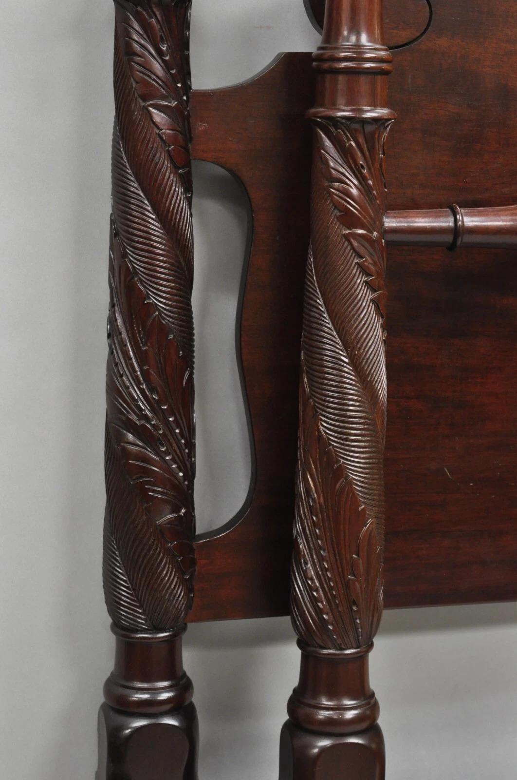 Antique Sheraton Federal Carved Mahogany Acorn Finial Twin Bed by Richter - Pair im Angebot 4