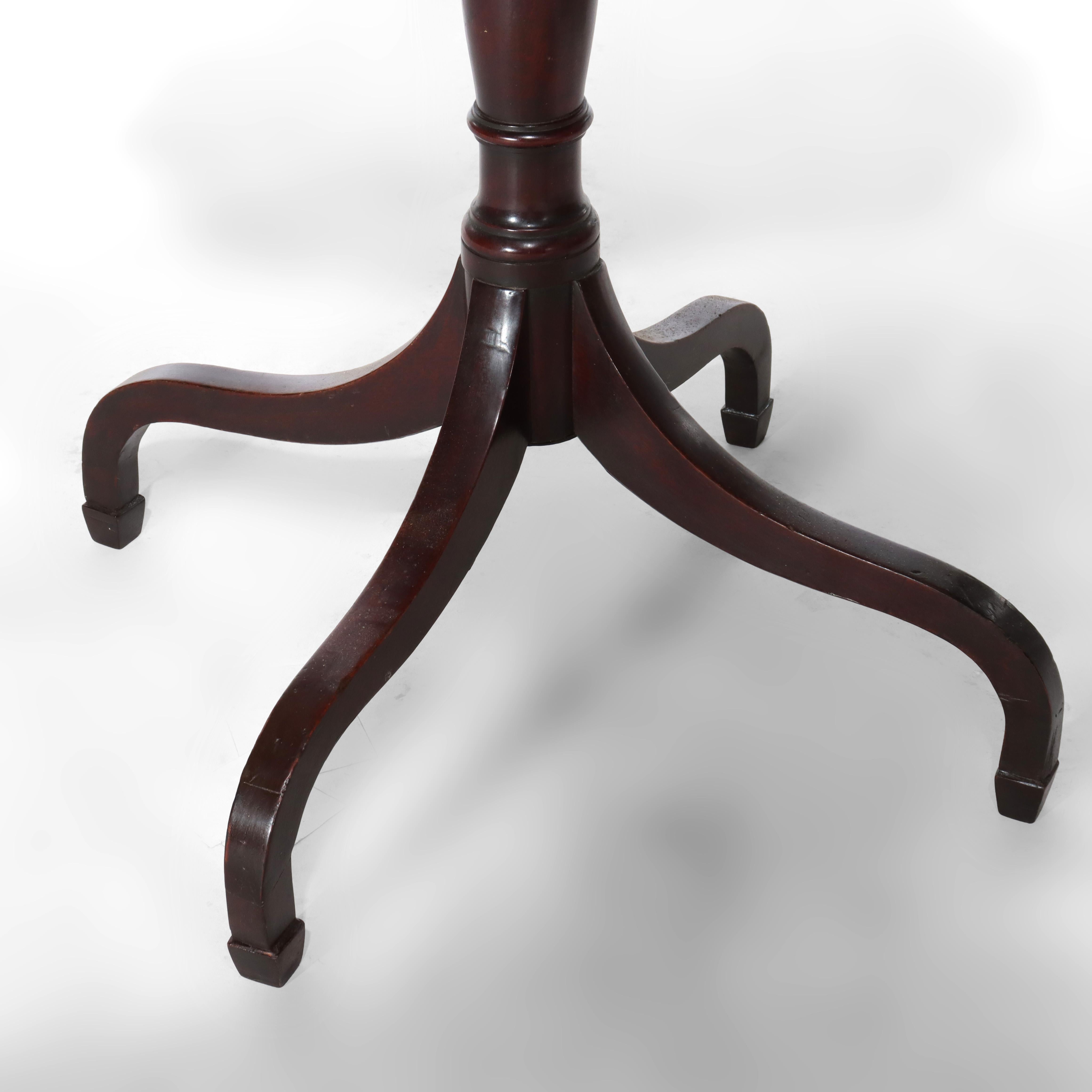 Antiguo Costurero Federal Sheraton de caoba con pata de araña c1820 en venta 6