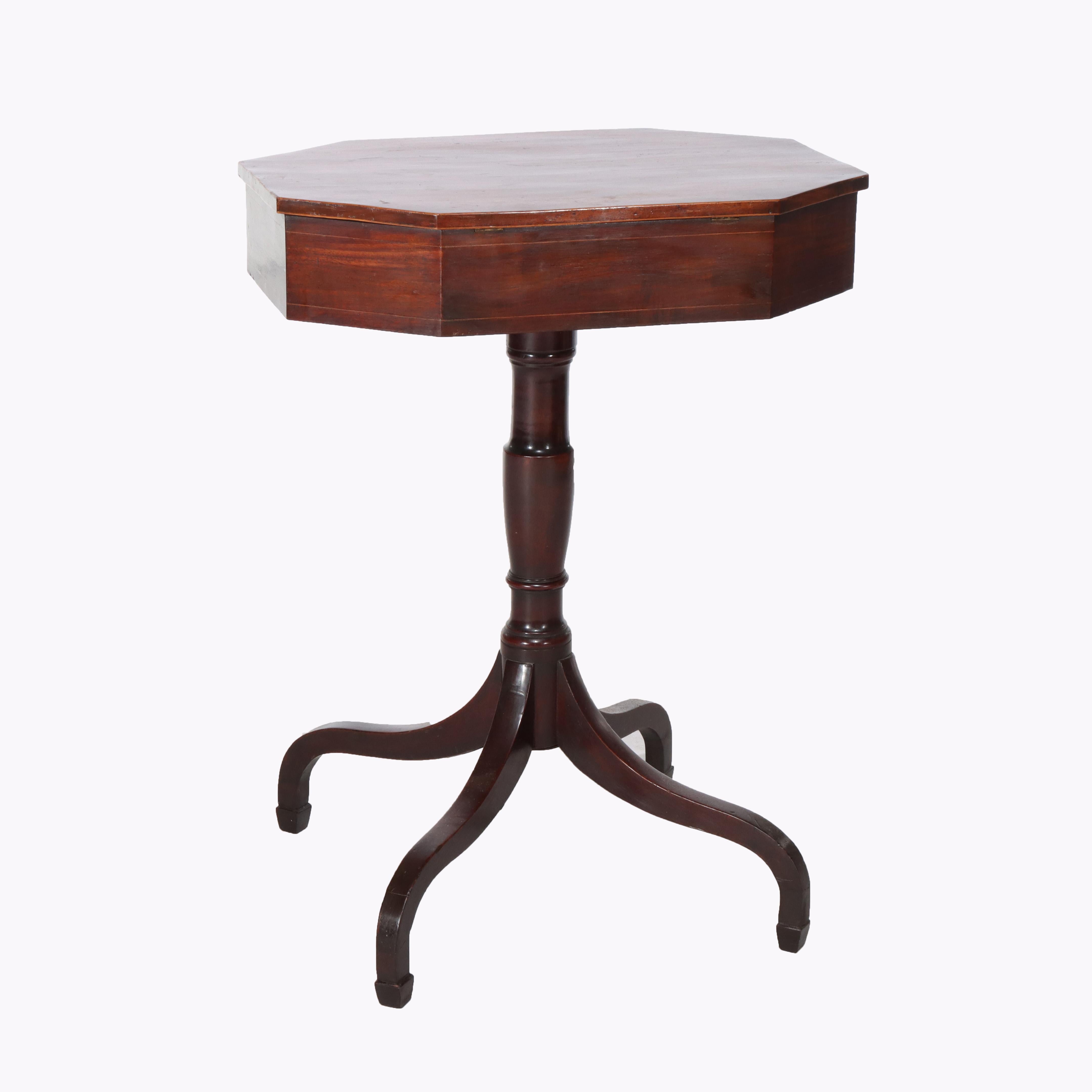 Antiguo Costurero Federal Sheraton de caoba con pata de araña c1820 en venta 4