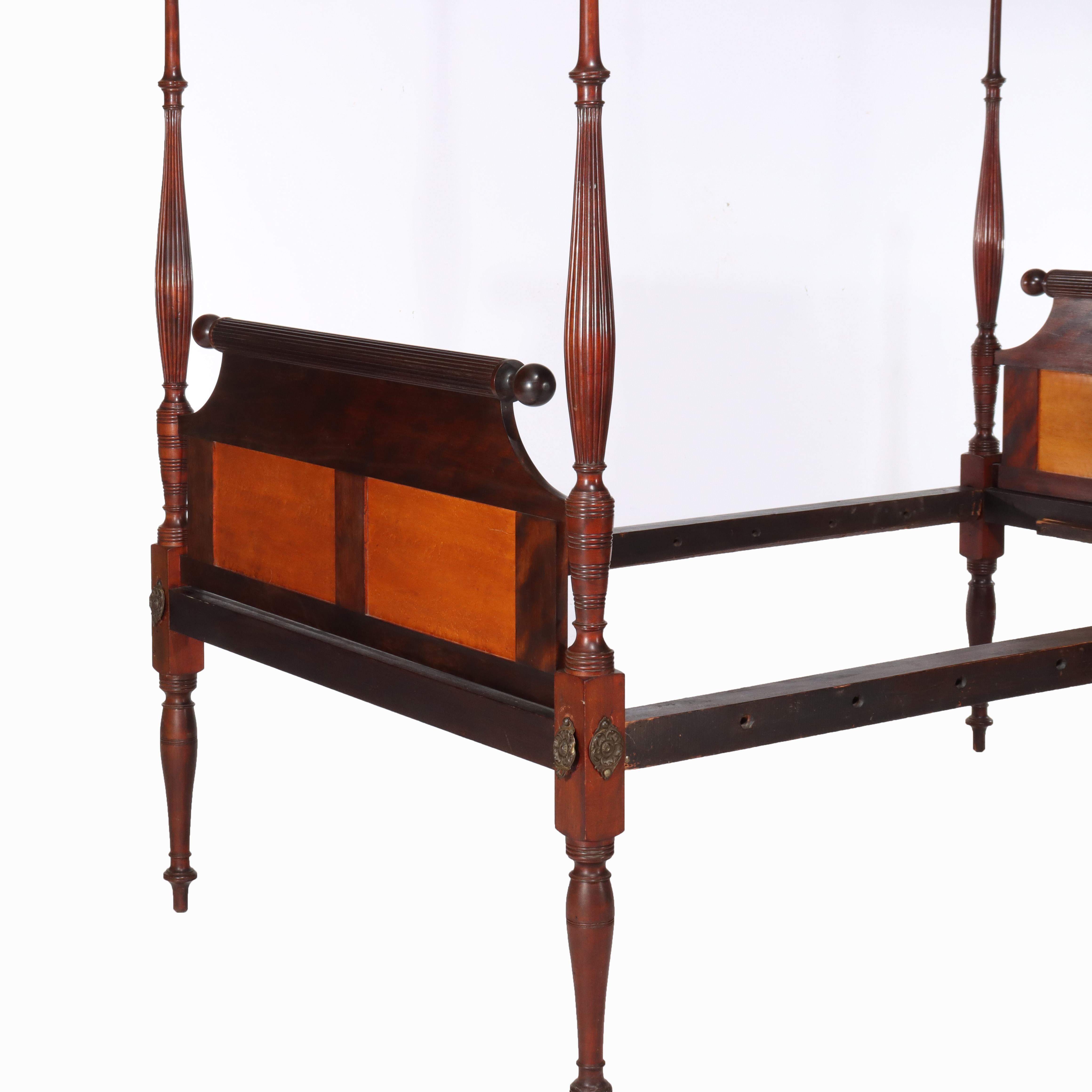 Antico telaio per letto Sheraton in mogano e acero di monte, c1830 in vendita 7