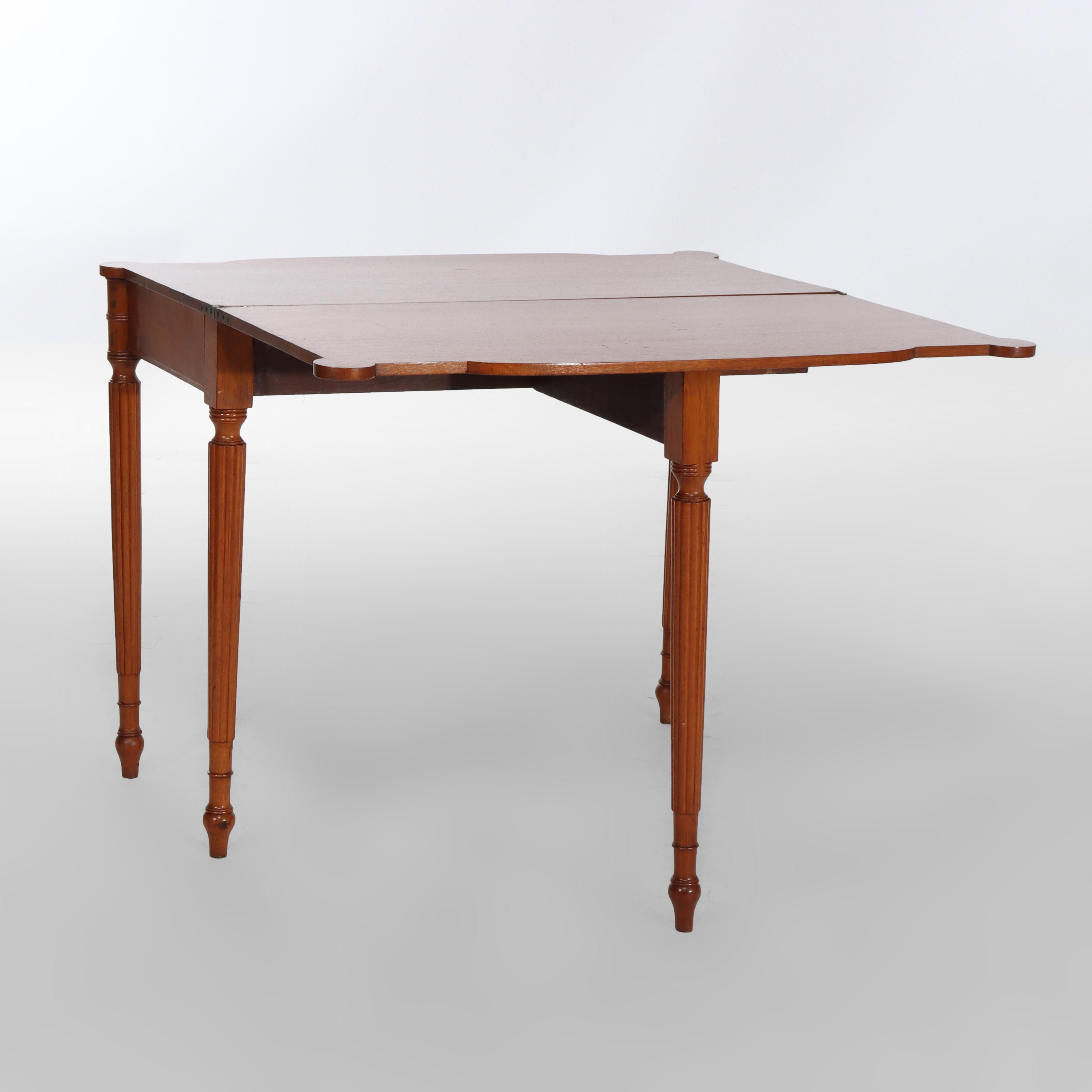 Ancienne table à cartes Sheraton à tourelle en acajou avec bandes et incrustations C1830 en vente 2