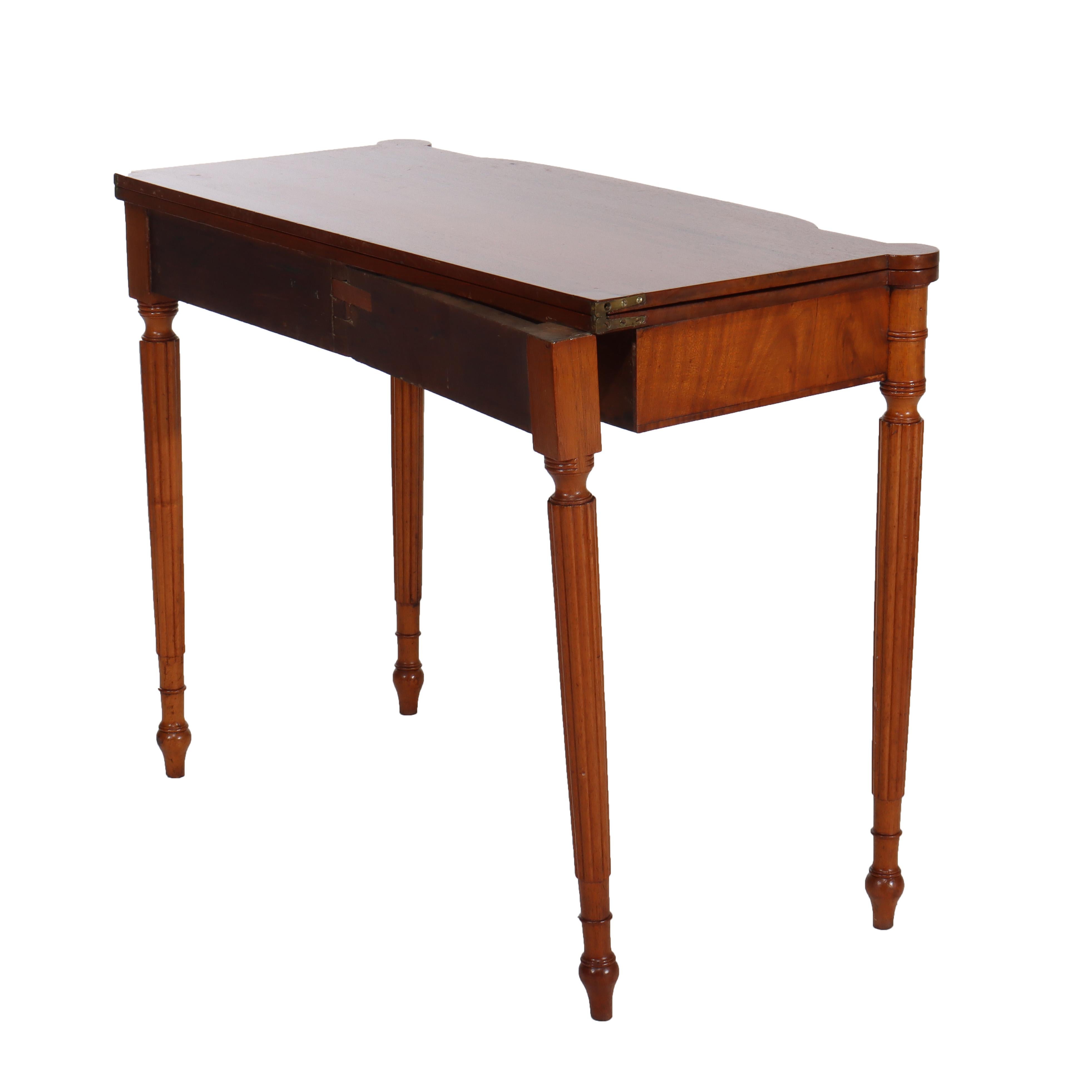 Ancienne table à cartes Sheraton à tourelle en acajou avec bandes et incrustations C1830 en vente 3