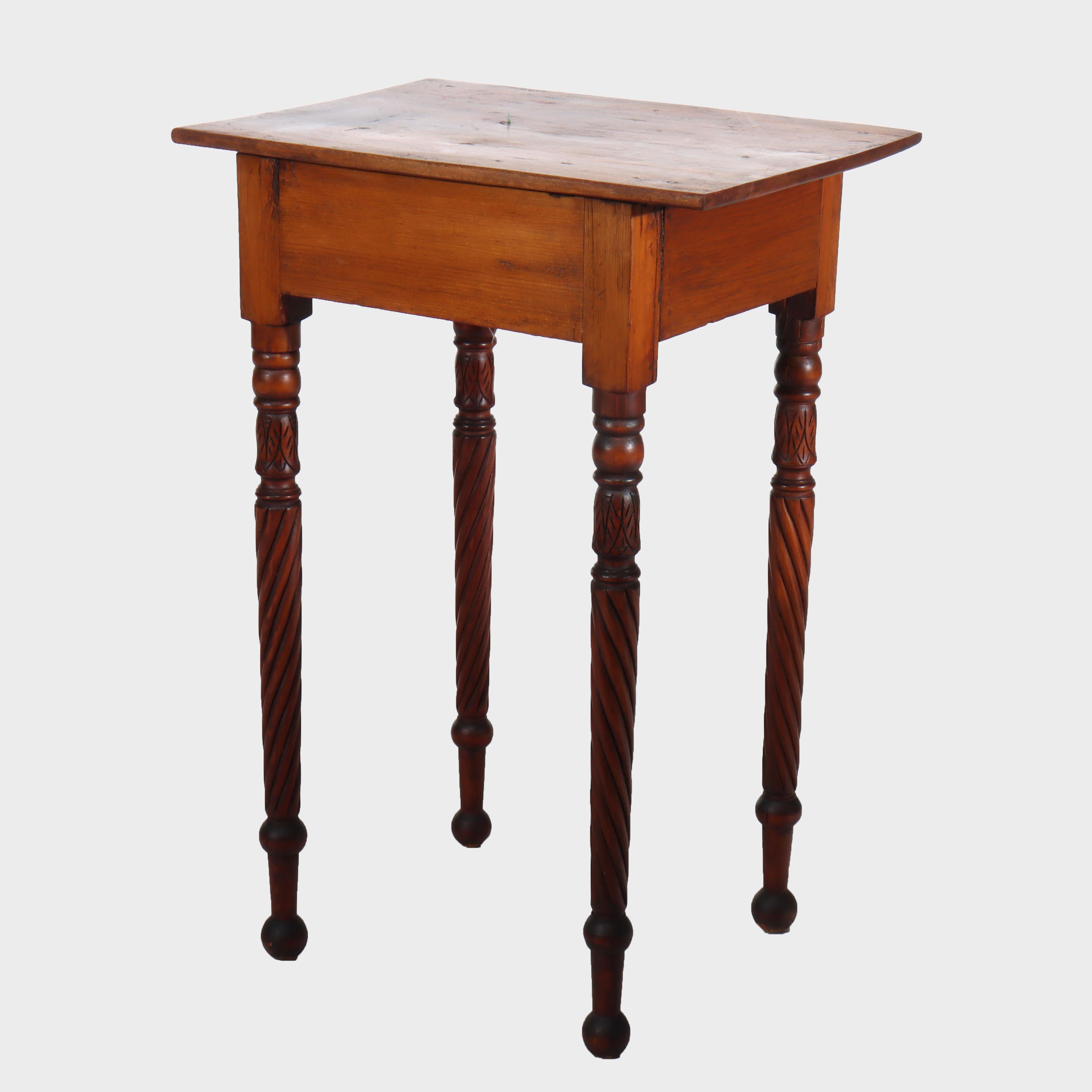 Ancienne table d'appoint Sheraton en acajou et érable à œil d'oiseau avec pieds torsadés en corde en vente 5