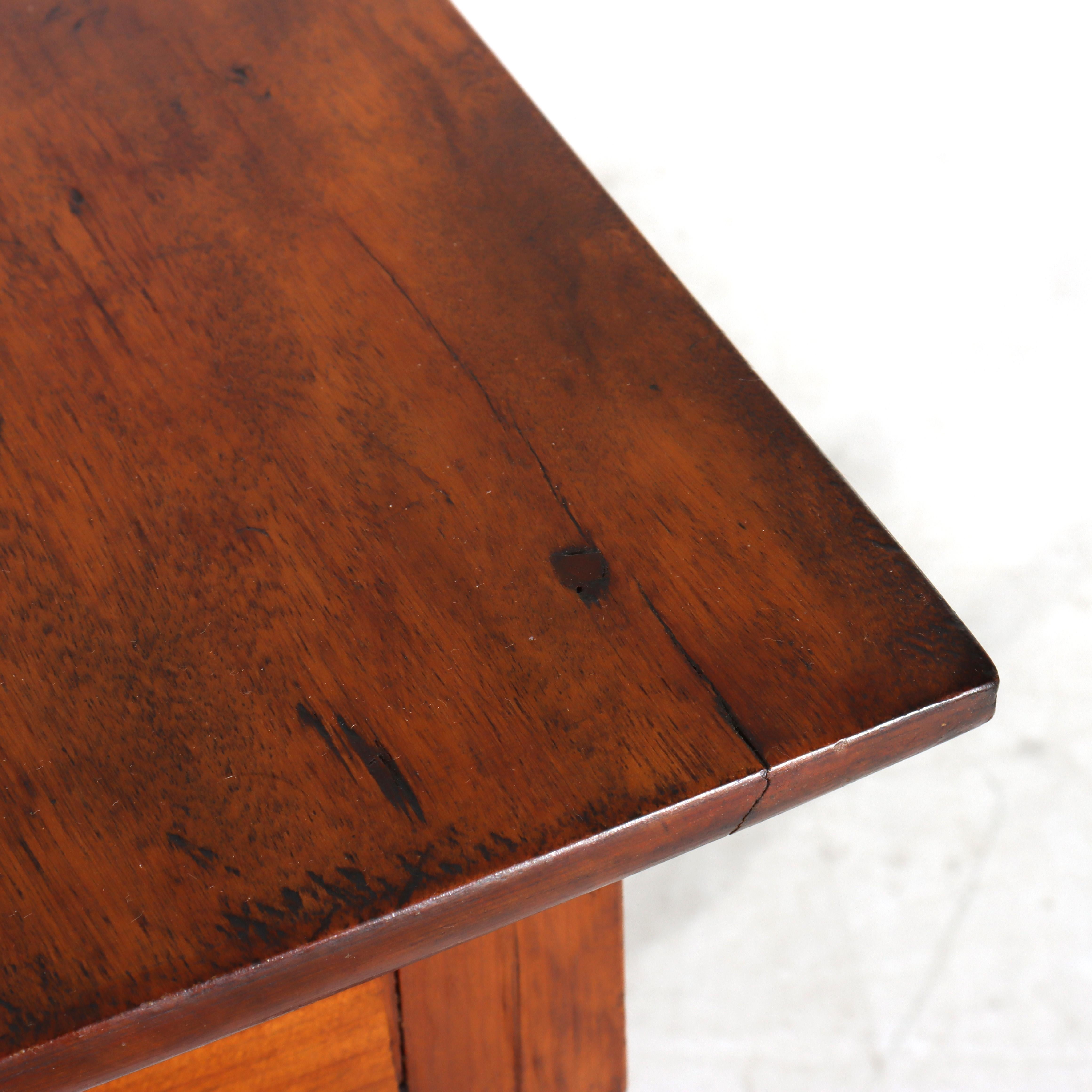 Ancienne table d'appoint Sheraton en acajou et érable à œil d'oiseau avec pieds torsadés en corde en vente 9