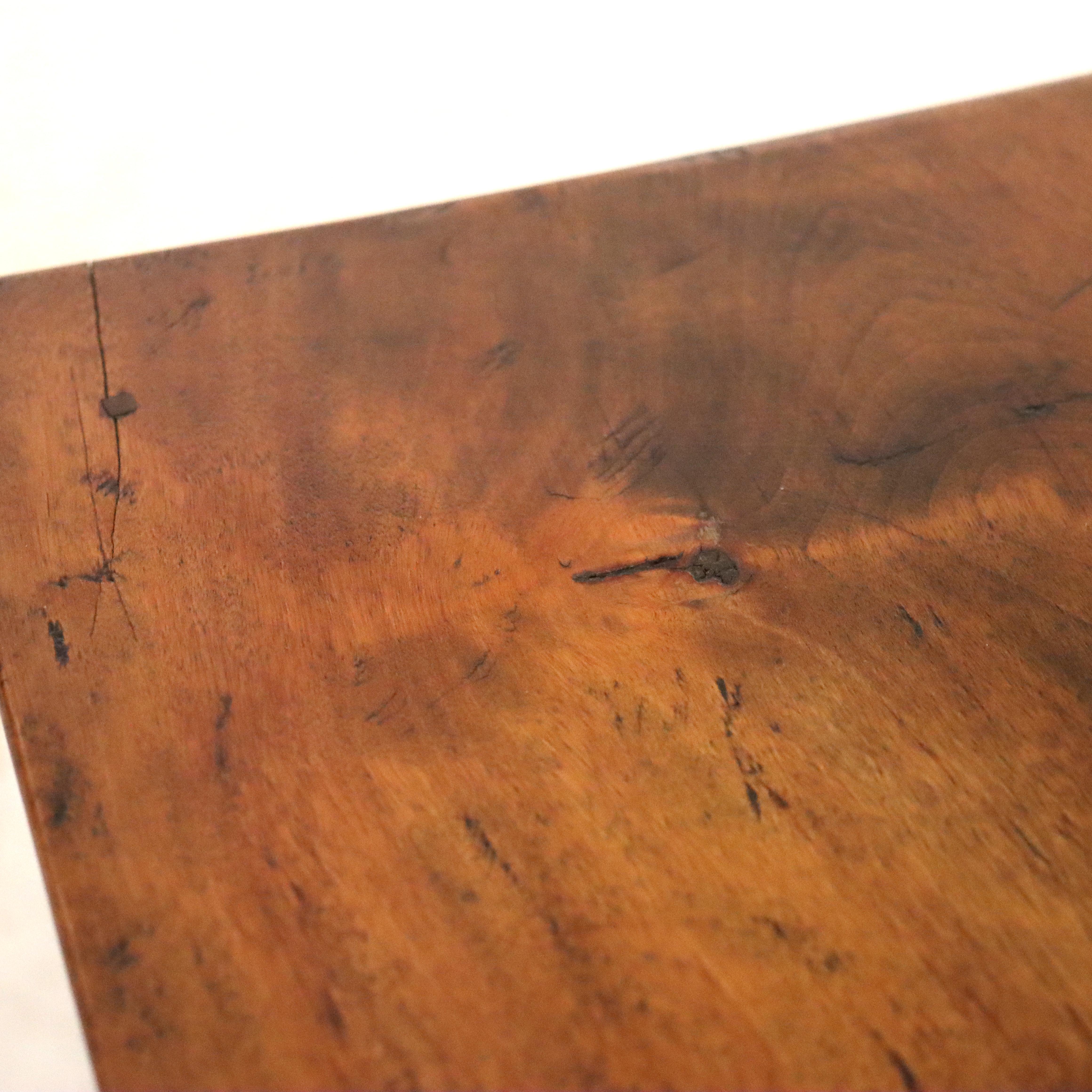 Ancienne table d'appoint Sheraton en acajou et érable à œil d'oiseau avec pieds torsadés en corde en vente 10