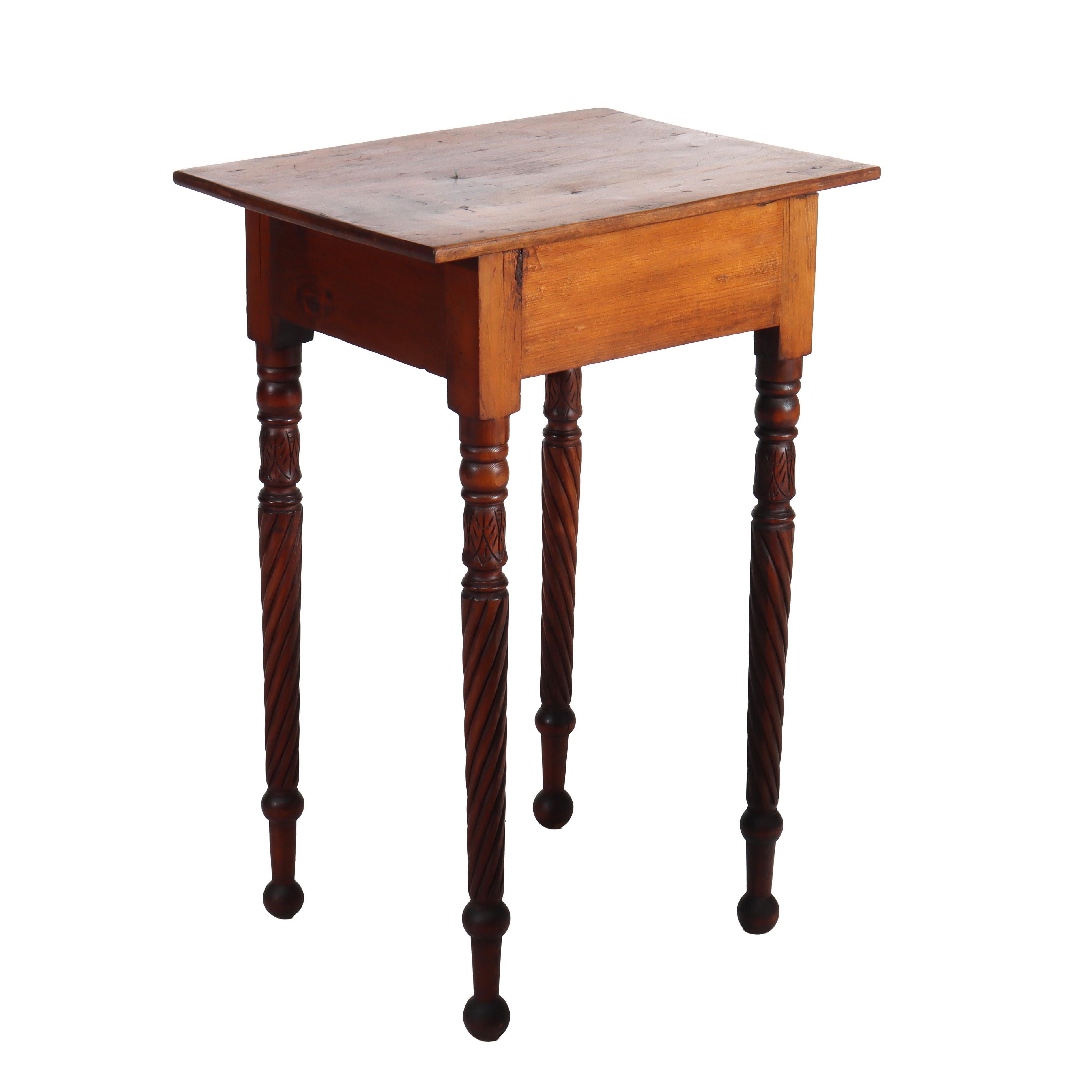 Ancienne table d'appoint Sheraton en acajou et érable à œil d'oiseau avec pieds torsadés en corde en vente 1