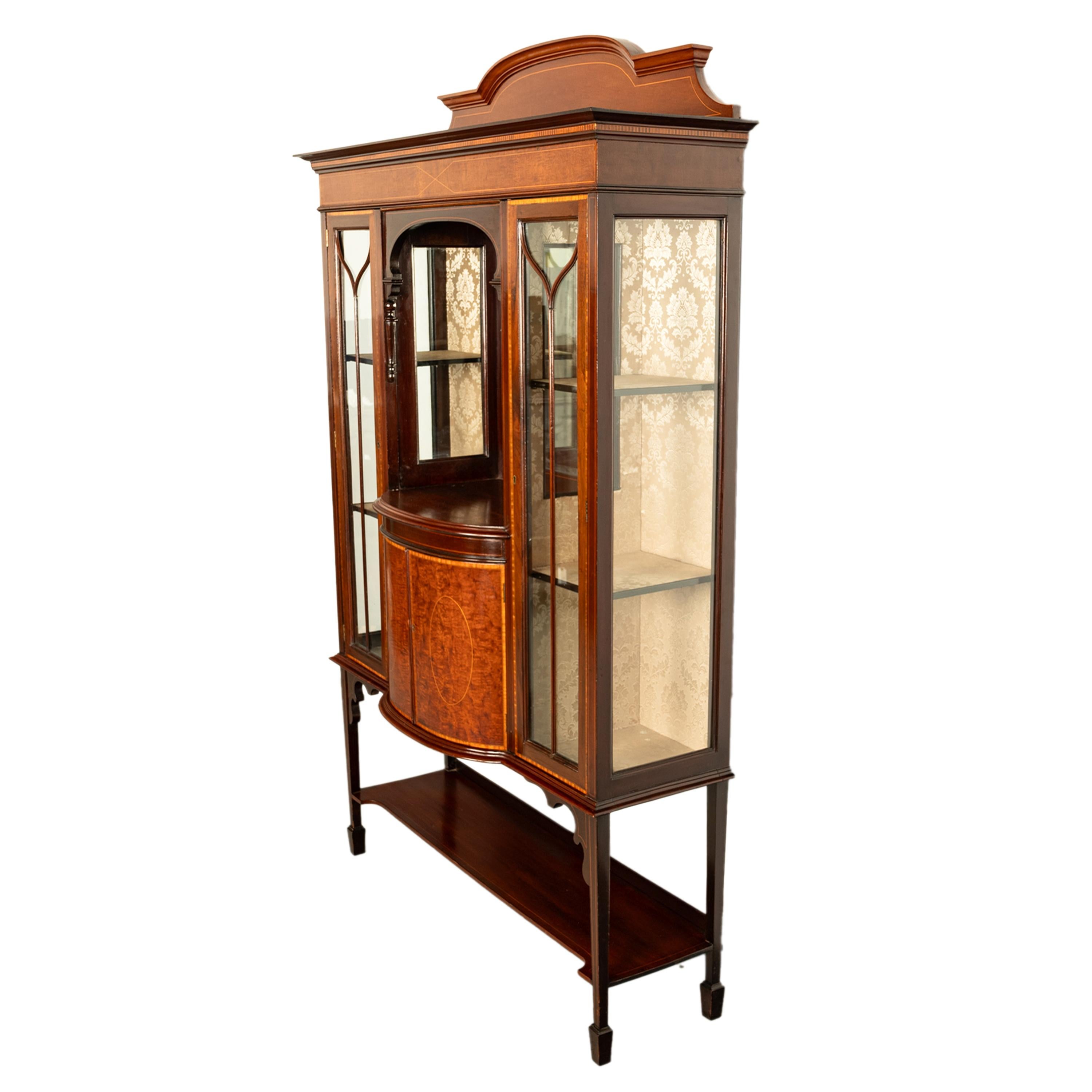Neo-Regency Antico Sheraton Revival intarsiato Vetrina portavivande Hutch 1900 in vendita