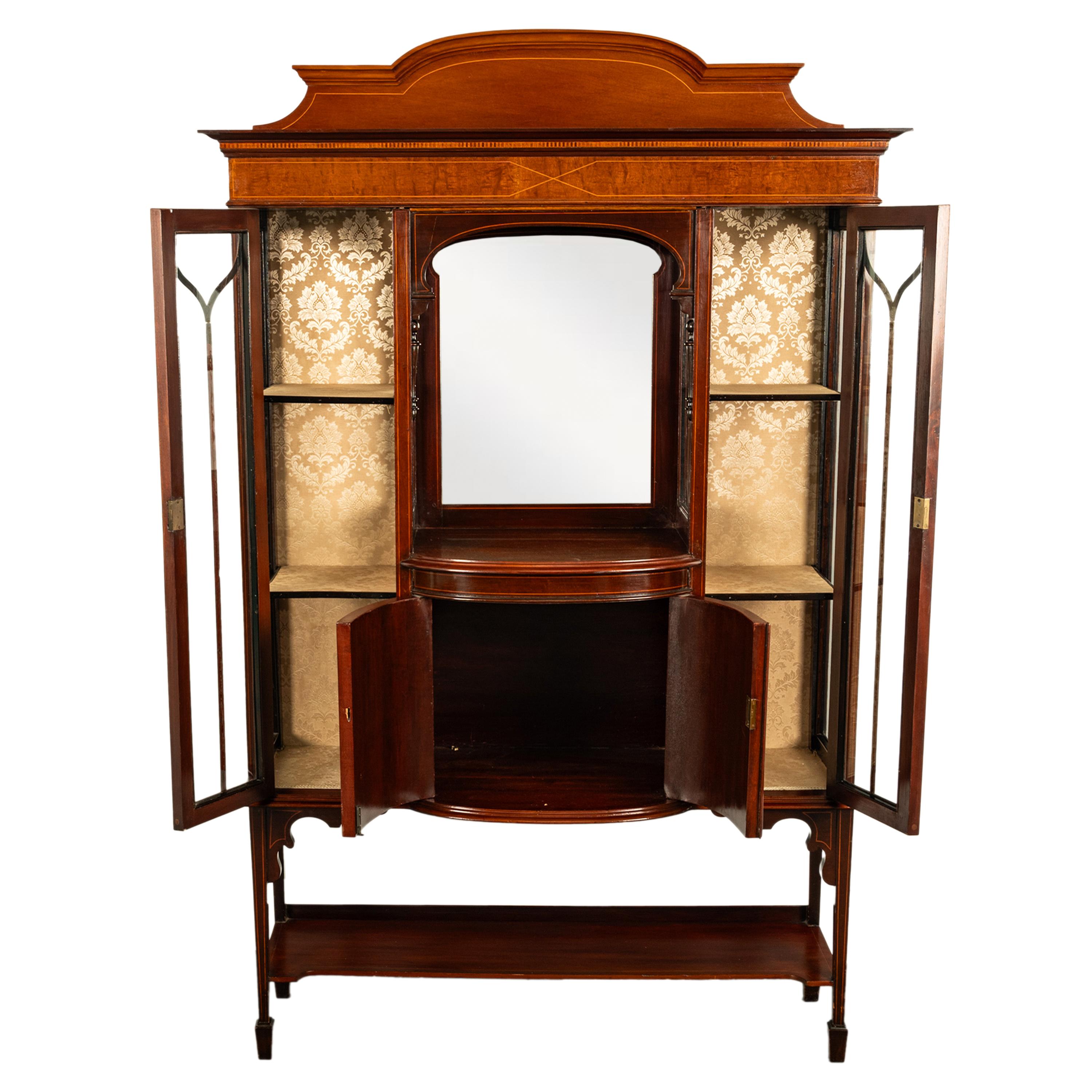 Antico Sheraton Revival intarsiato Vetrina portavivande Hutch 1900 In condizioni buone in vendita a Portland, OR