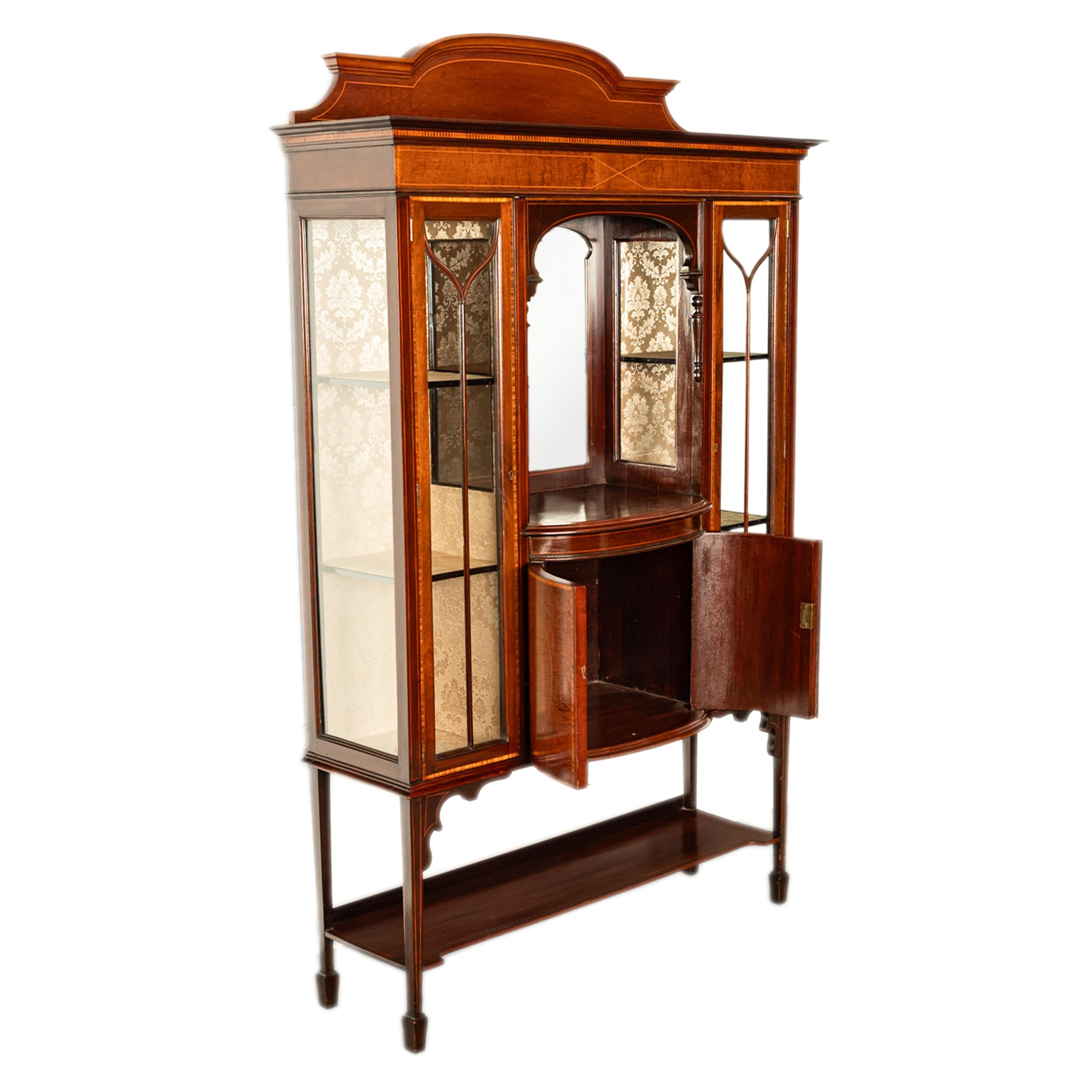 Inizio XX secolo Antico Sheraton Revival intarsiato Vetrina portavivande Hutch 1900 in vendita