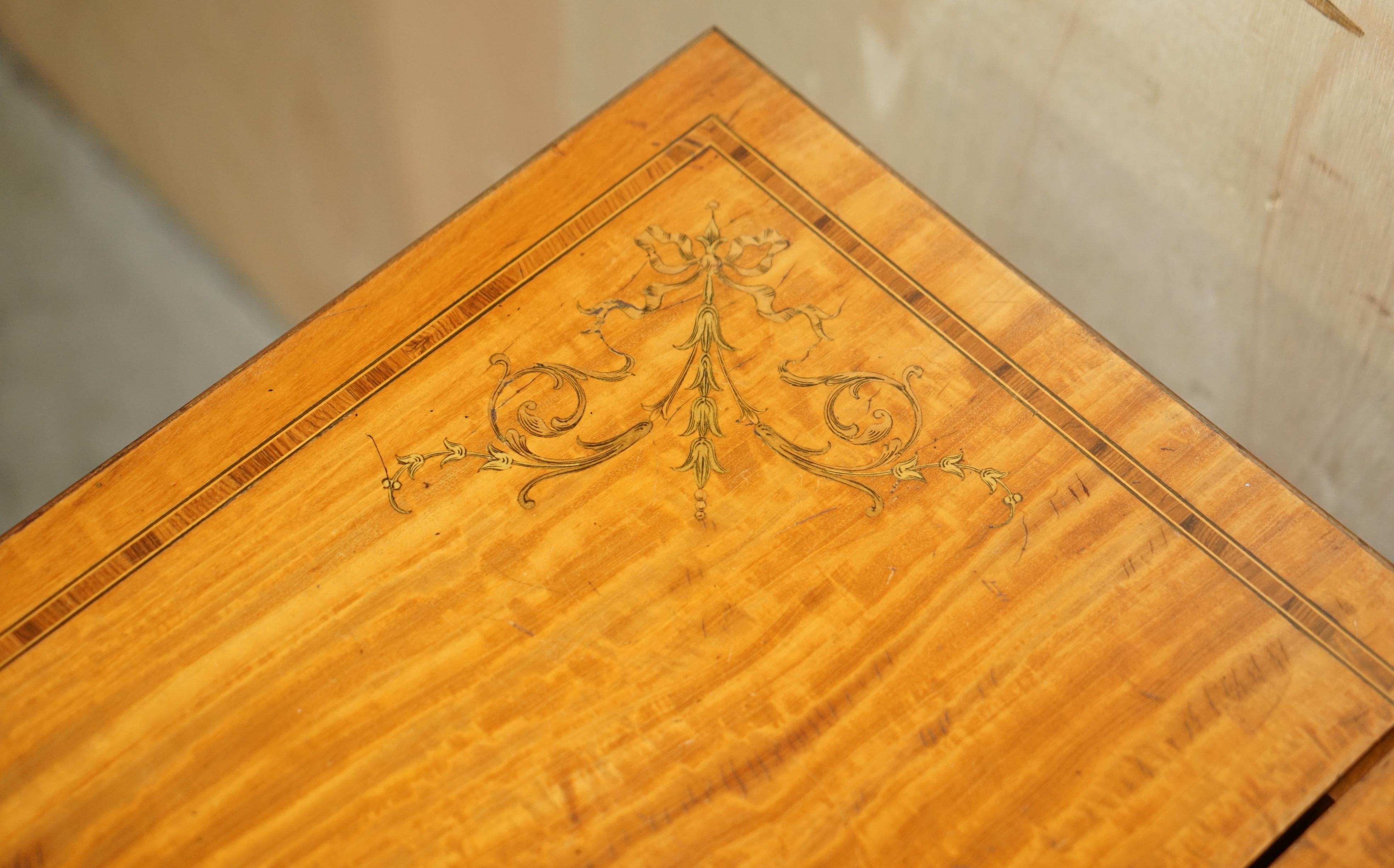 Citronnier Ancienne table à boissons Sheraton Revival victorienne restaurée en érable & Co en vente