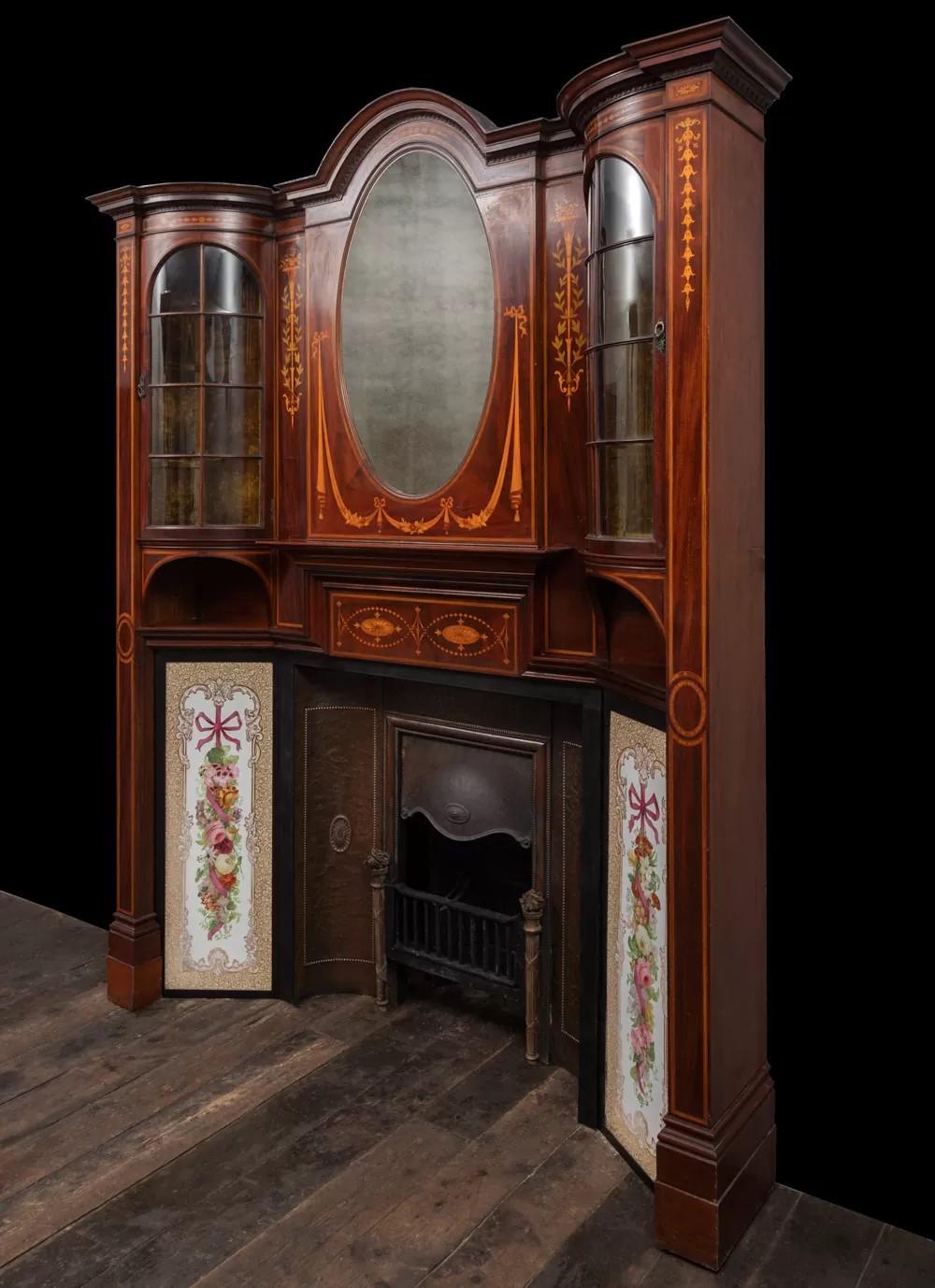 Antiker Sheraton-Revival-Holzmantel mit original handbemalten Kacheln (Neoklassisches Revival) im Angebot
