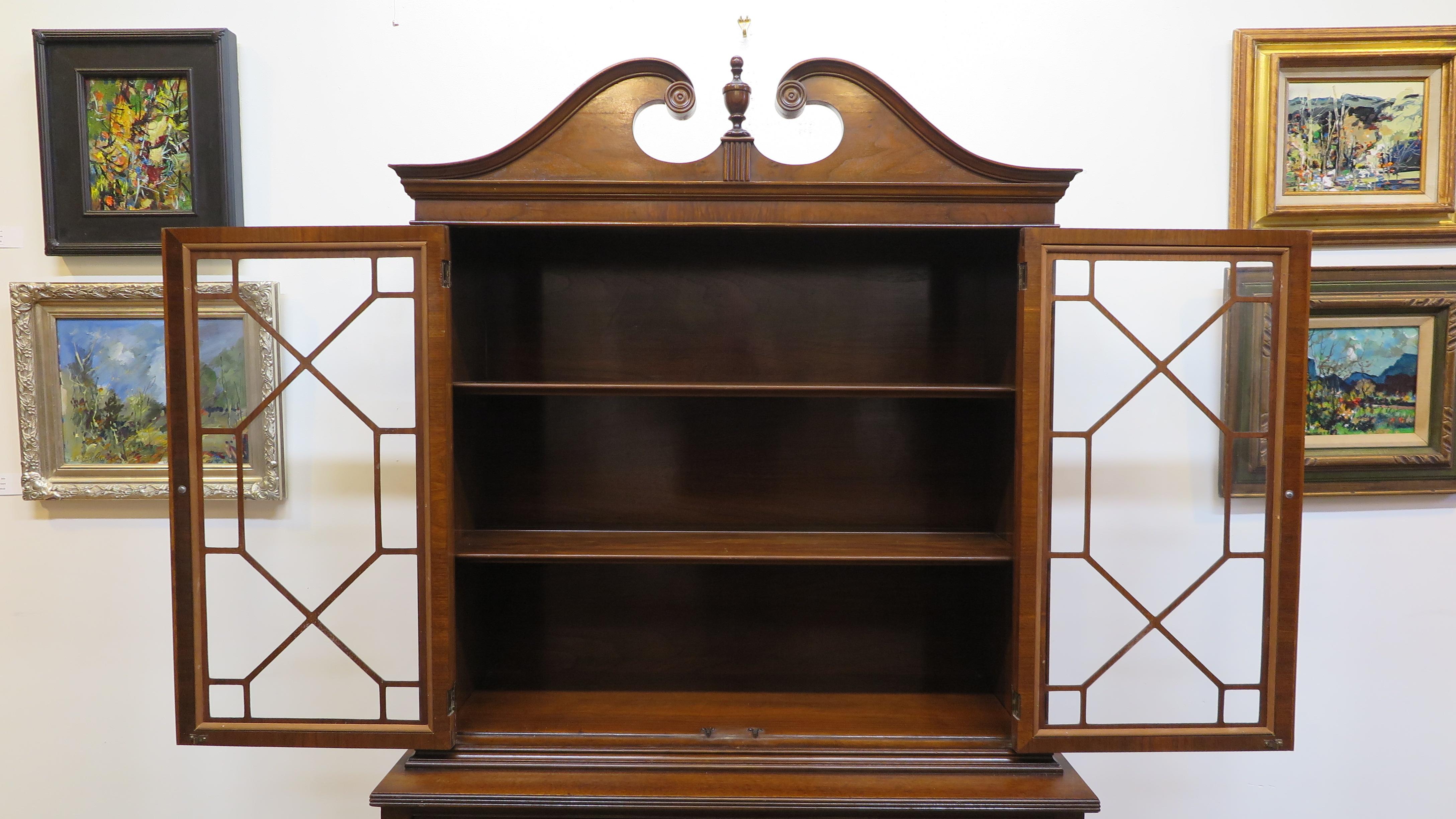 Mahogany Antique Sheraton Style Cabinet 