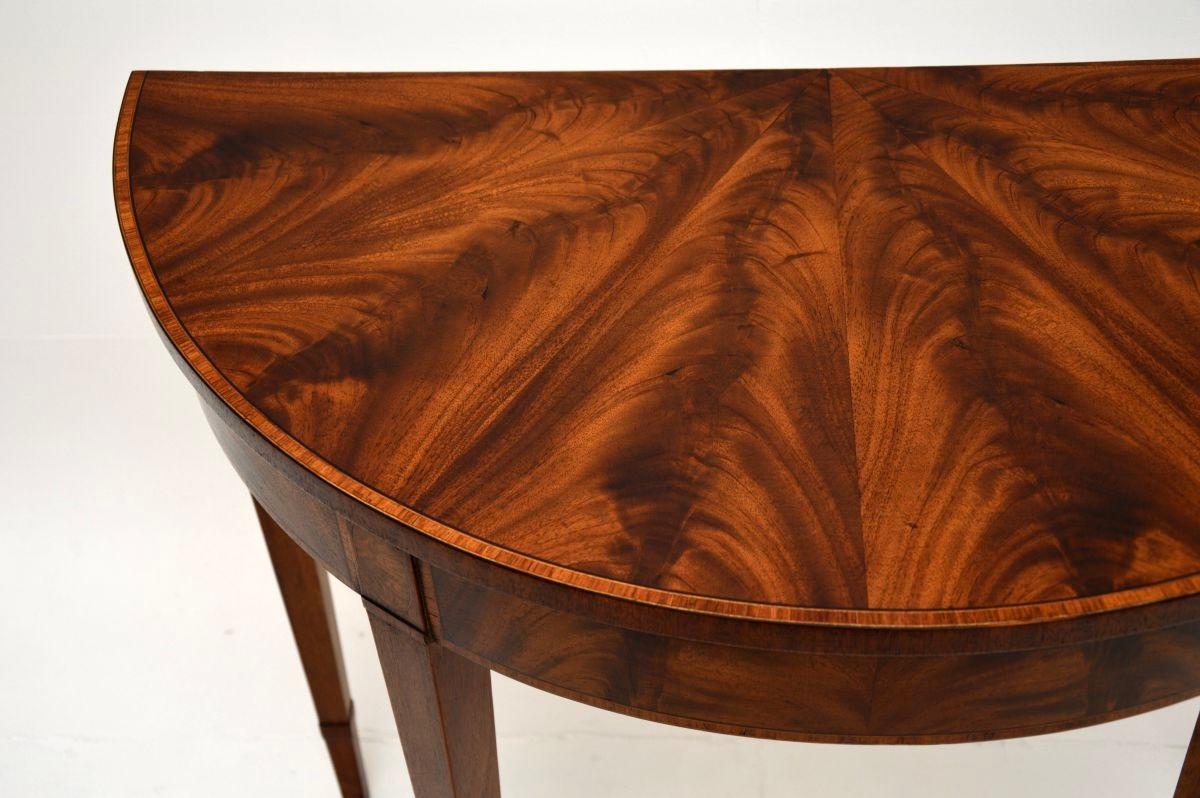 Mesa consola antigua estilo Sheraton Madera en venta
