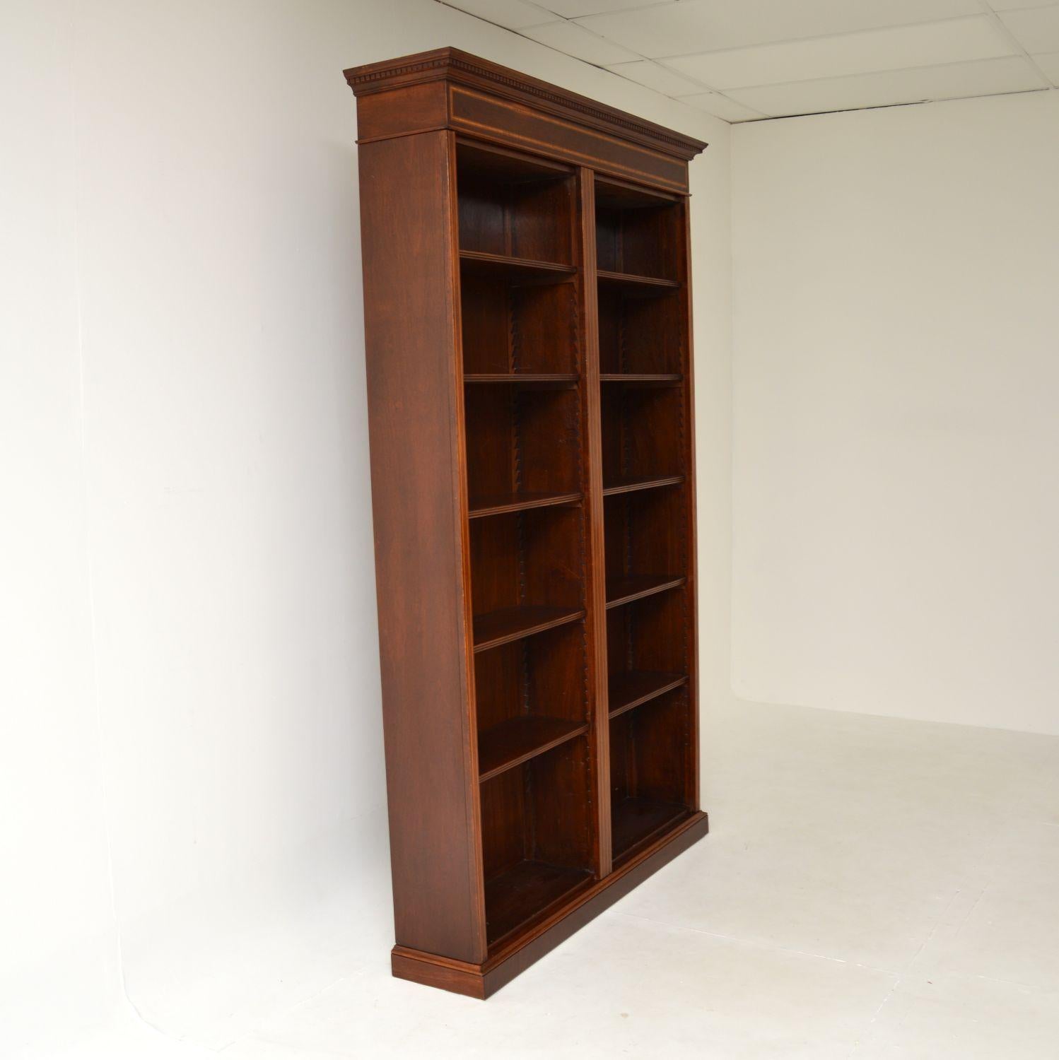 Antique Sheraton Style Inlaid Open Bookcase In Good Condition For Sale In London, GB