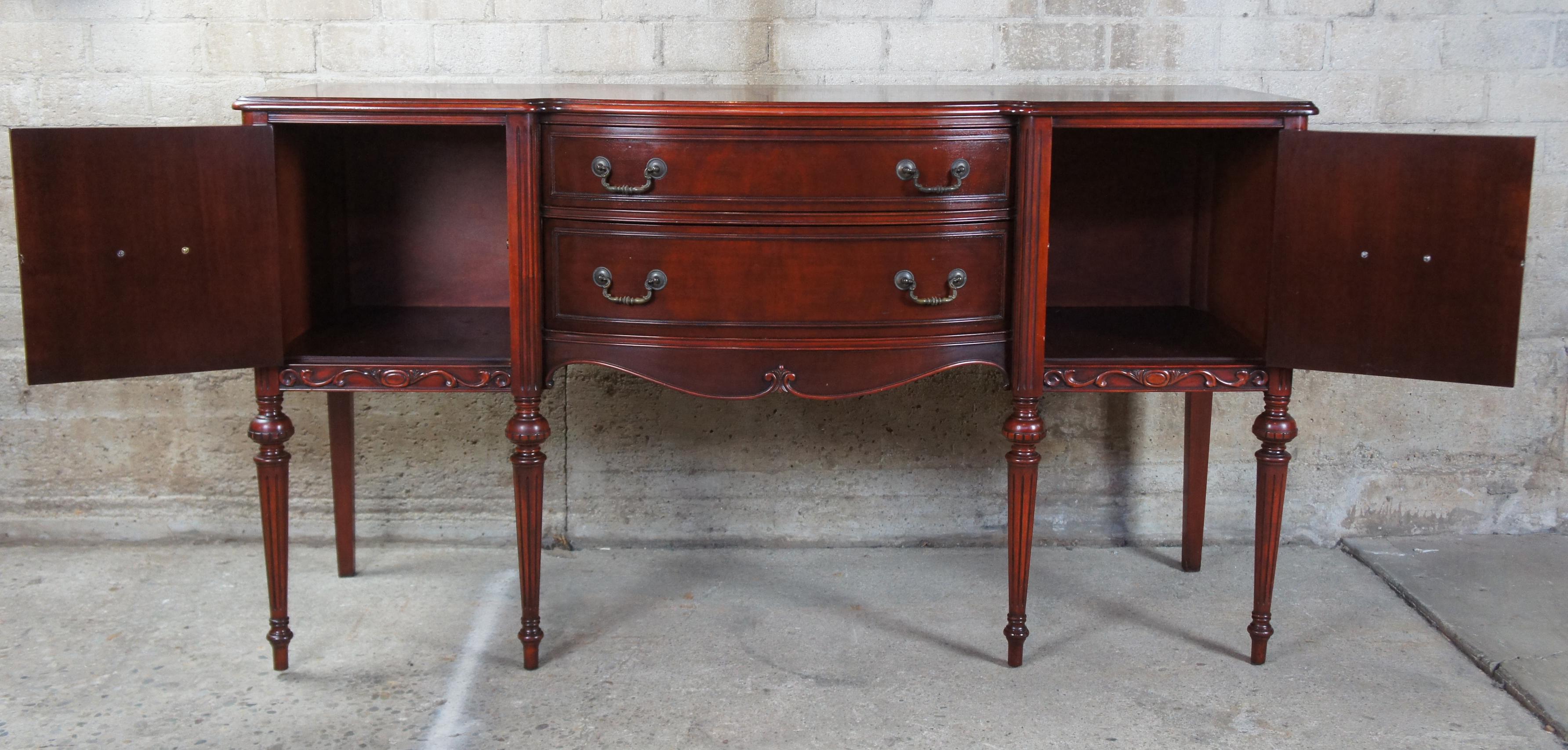 Antique Sheraton Style Mahogany Bowfront Sideboard Buffet Server In Good Condition In Dayton, OH