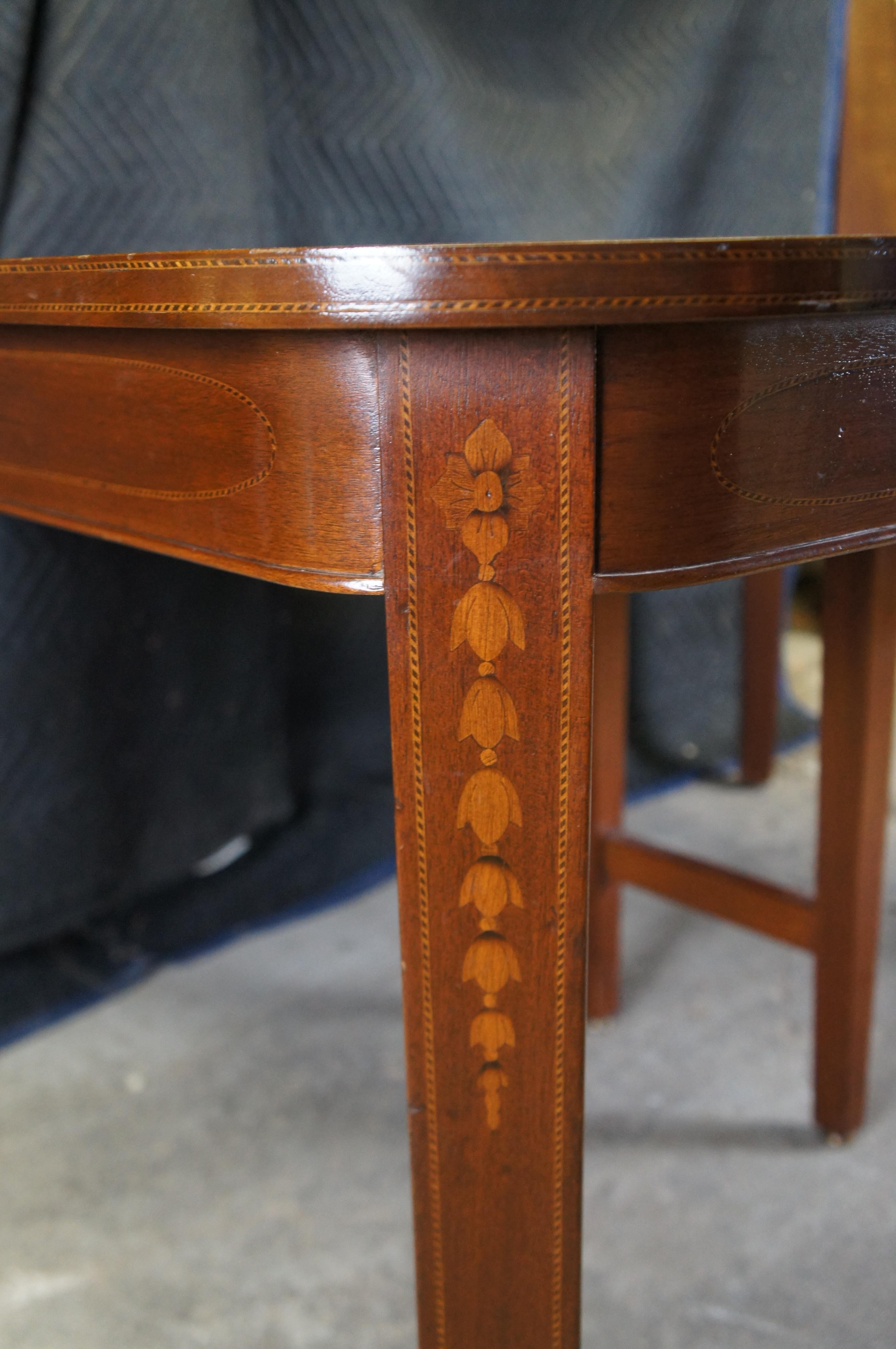 Ancienne table de salle à manger extensible de style Sheraton en acajou et bois fruitier incrusté 83