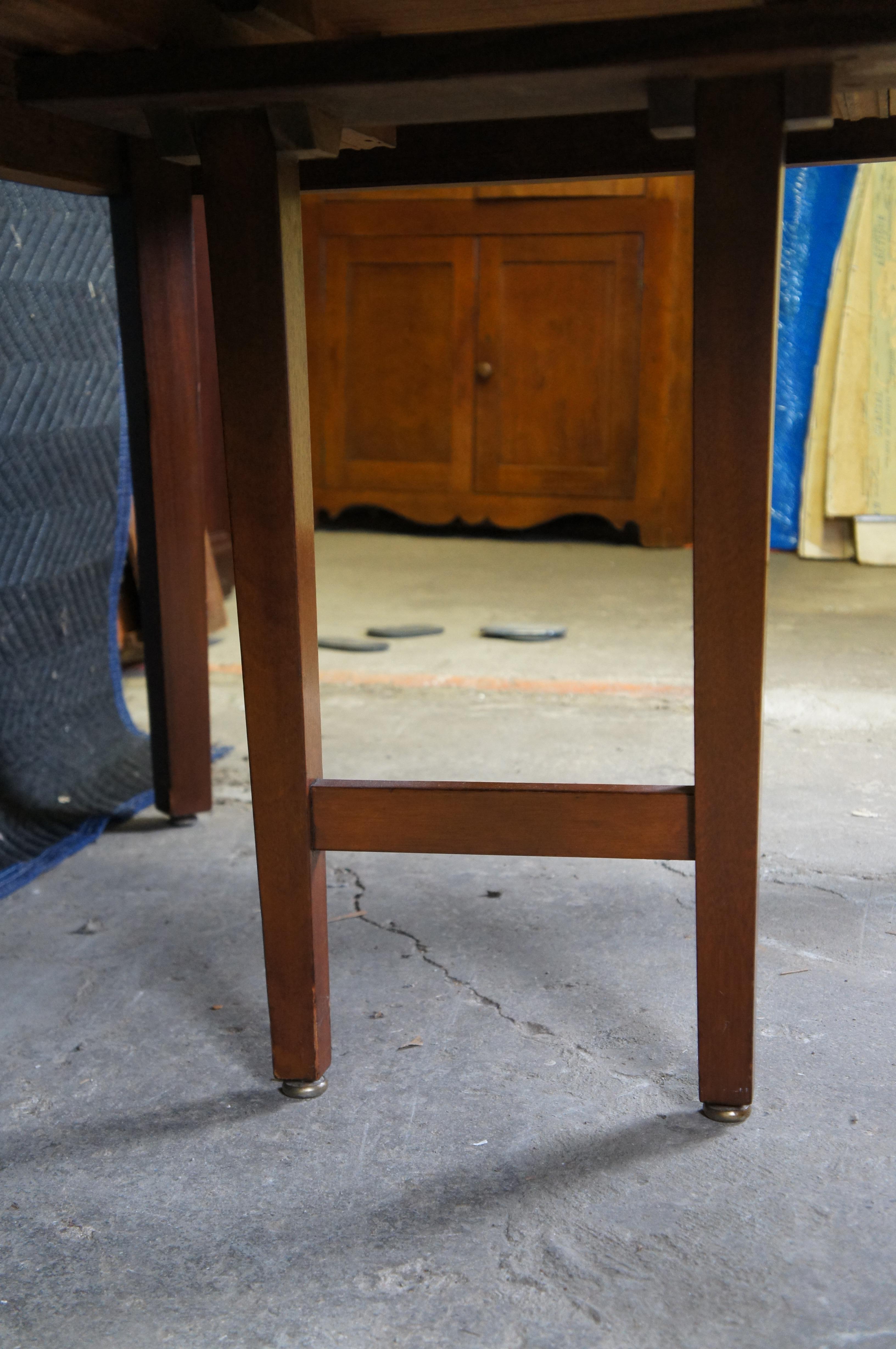 Ancienne table de salle à manger extensible de style Sheraton en acajou et bois fruitier incrusté 83