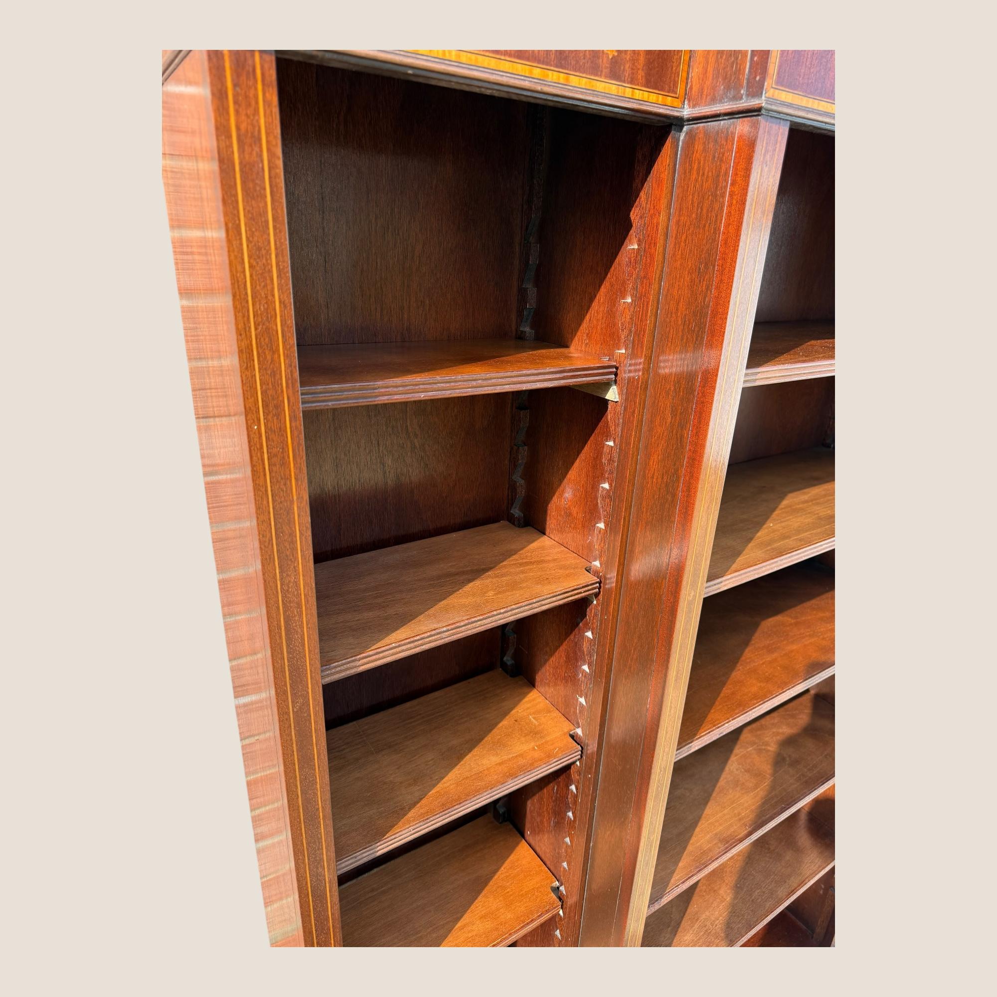 Antikes offenes Bücherregal mit Intarsien aus Mahagoni im Sheraton-Stil mit Regalen im Angebot 7