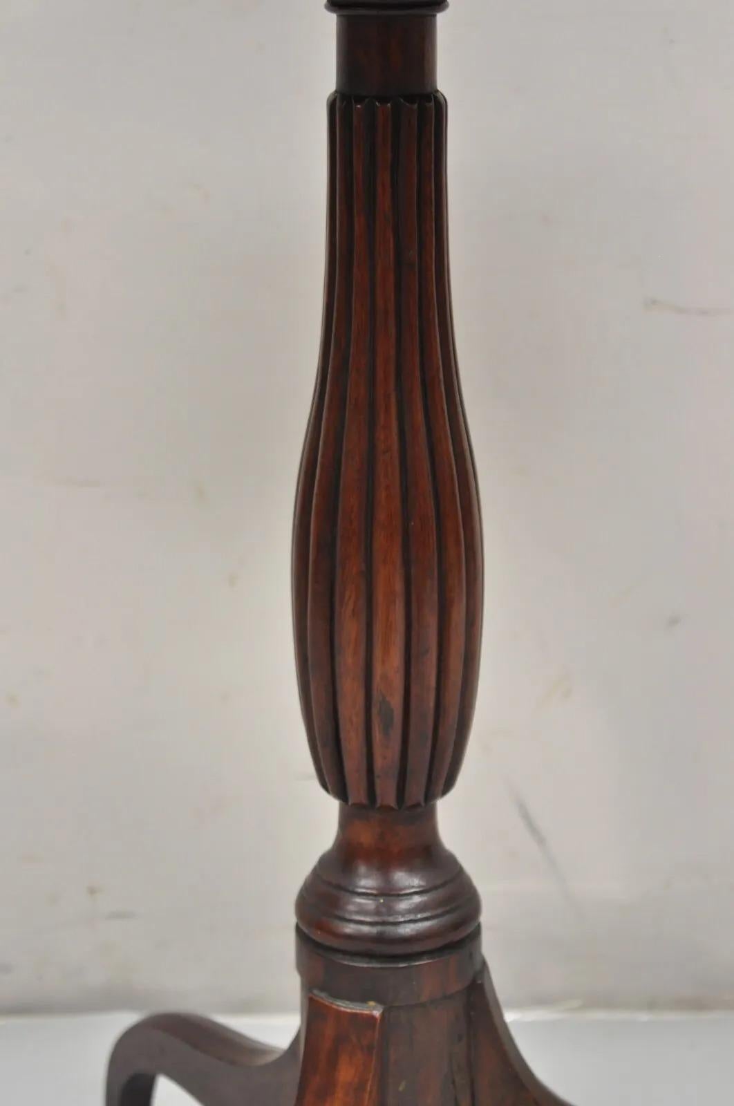 Antique Sheraton Style Mahogany Tilt Top Tea Table Candle Stand In Fair Condition For Sale In Philadelphia, PA